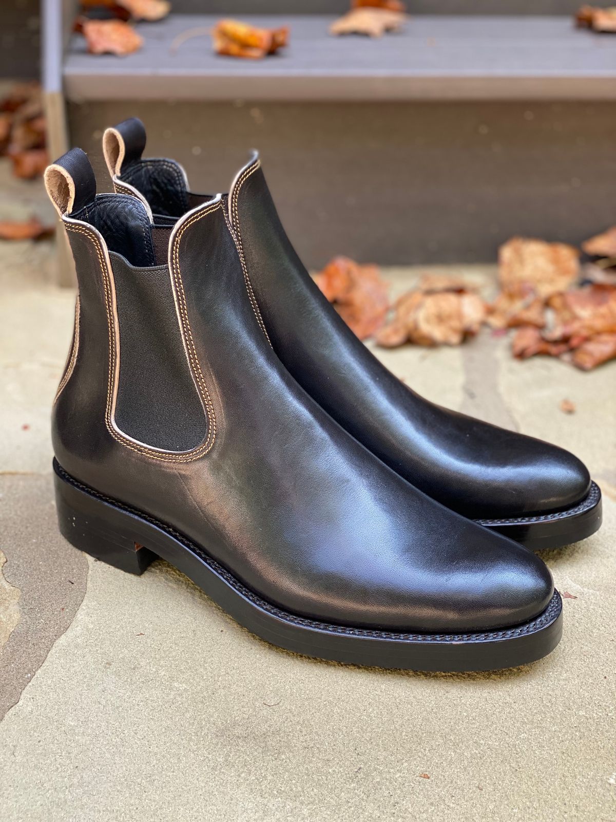 Photo by nathanjcreel on September 9, 2024 of the Fortis Boots Wholecut Chelsea in Maryam Horsebutt Grigio Light Natural Overdyed Black.