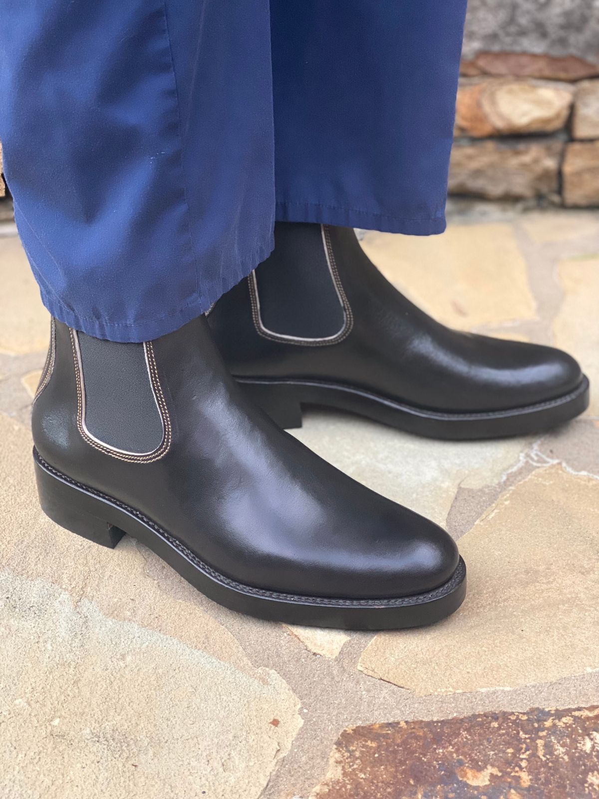 Photo by nathanjcreel on October 1, 2024 of the Fortis Boots Wholecut Chelsea in Maryam Horsebutt Grigio Light Natural Overdyed Black.