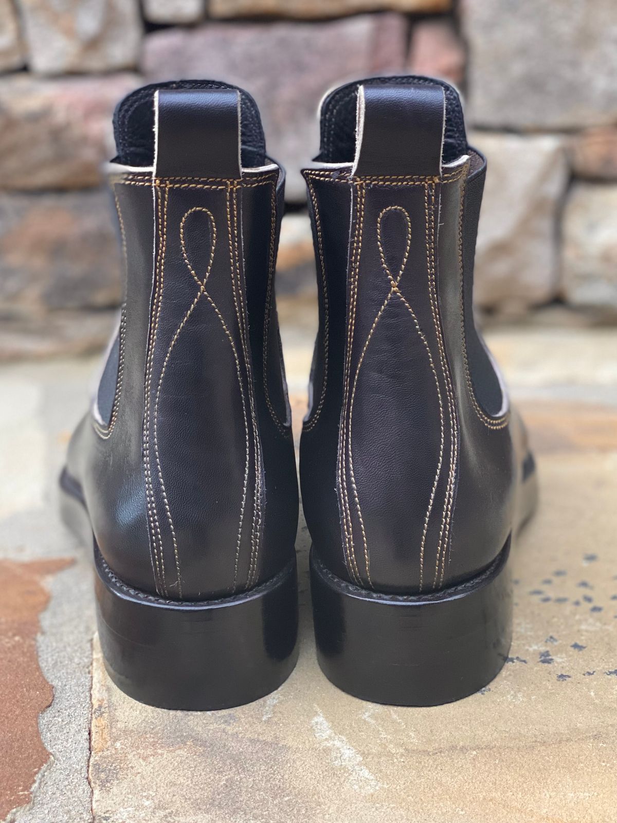 Photo by nathanjcreel on October 1, 2024 of the Fortis Boots Wholecut Chelsea in Maryam Horsebutt Grigio Light Natural Overdyed Black.