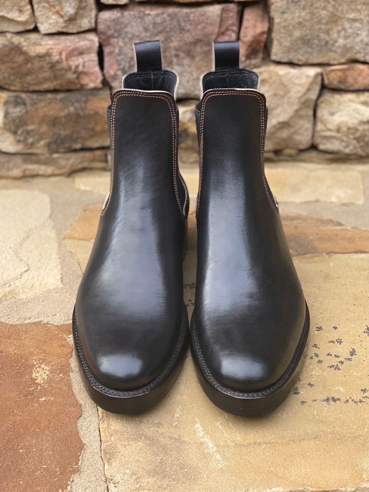 Photo by nathanjcreel on October 1, 2024 of the Fortis Boots Wholecut Chelsea in Maryam Horsebutt Grigio Light Natural Overdyed Black.