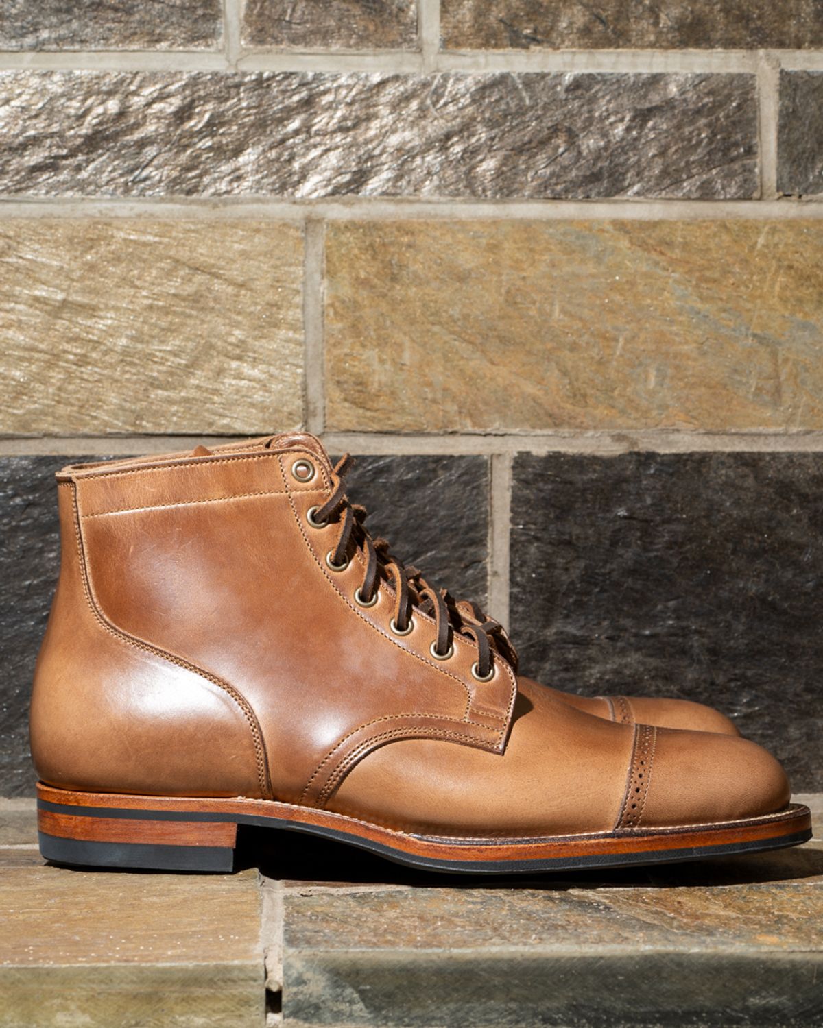 Photo by heritage_by_niels on October 1, 2023 of the Viberg Service Boot BCT in Horween Natural Chromexcel.