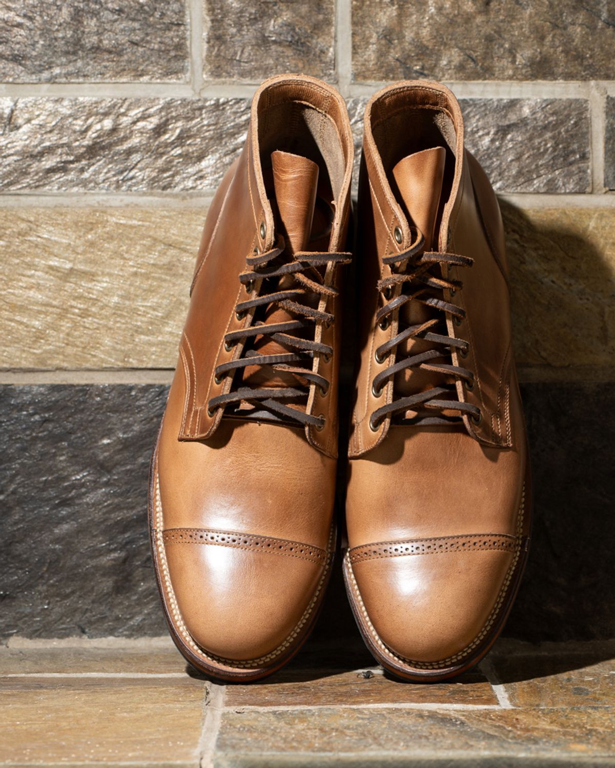 Photo by heritage_by_niels on October 1, 2023 of the Viberg Service Boot BCT in Horween Natural Chromexcel.