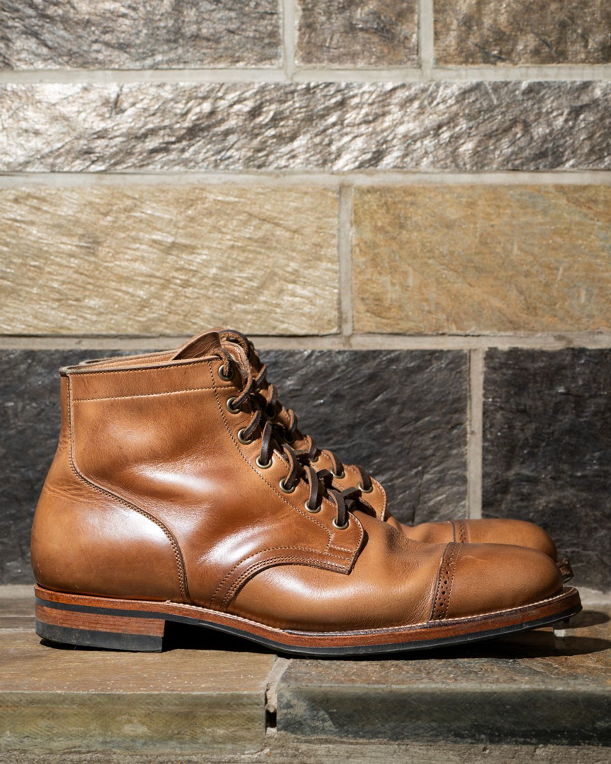 Photo by heritage_by_niels on November 1, 2023 of the Viberg Service Boot BCT in Horween Natural Chromexcel.