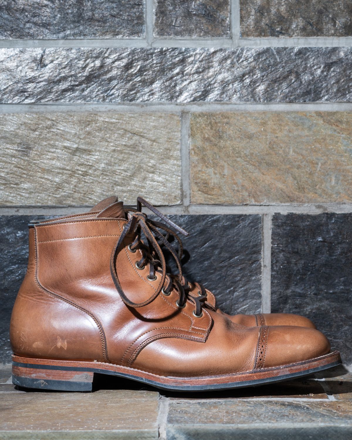 Photo by heritage_by_niels on January 3, 2024 of the Viberg Service Boot BCT in Horween Natural Chromexcel.