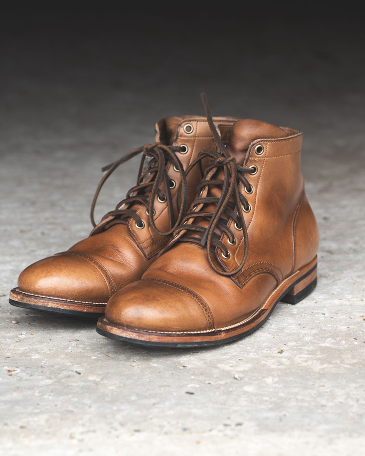 Photo by heritage_by_niels on February 4, 2024 of the Viberg Service Boot BCT in Horween Natural Chromexcel.