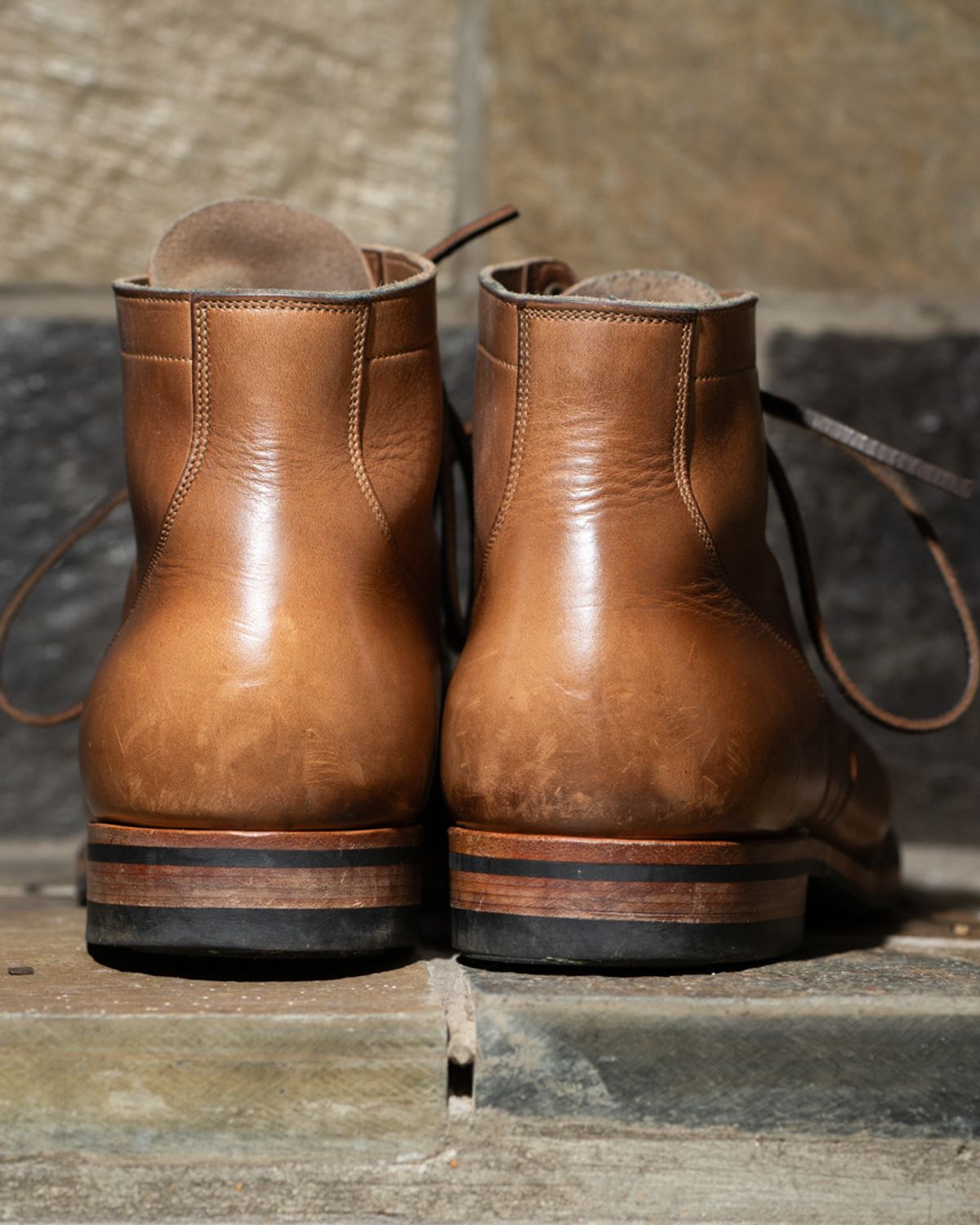 Photo by heritage_by_niels on February 4, 2024 of the Viberg Service Boot BCT in Horween Natural Chromexcel.