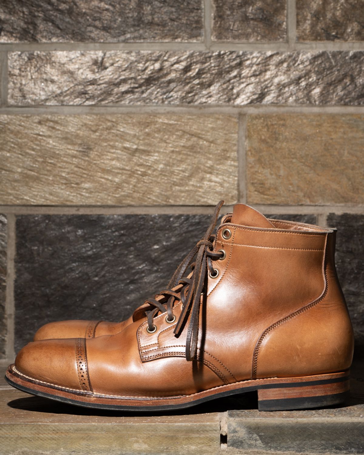 Photo by heritage_by_niels on February 4, 2024 of the Viberg Service Boot BCT in Horween Natural Chromexcel.