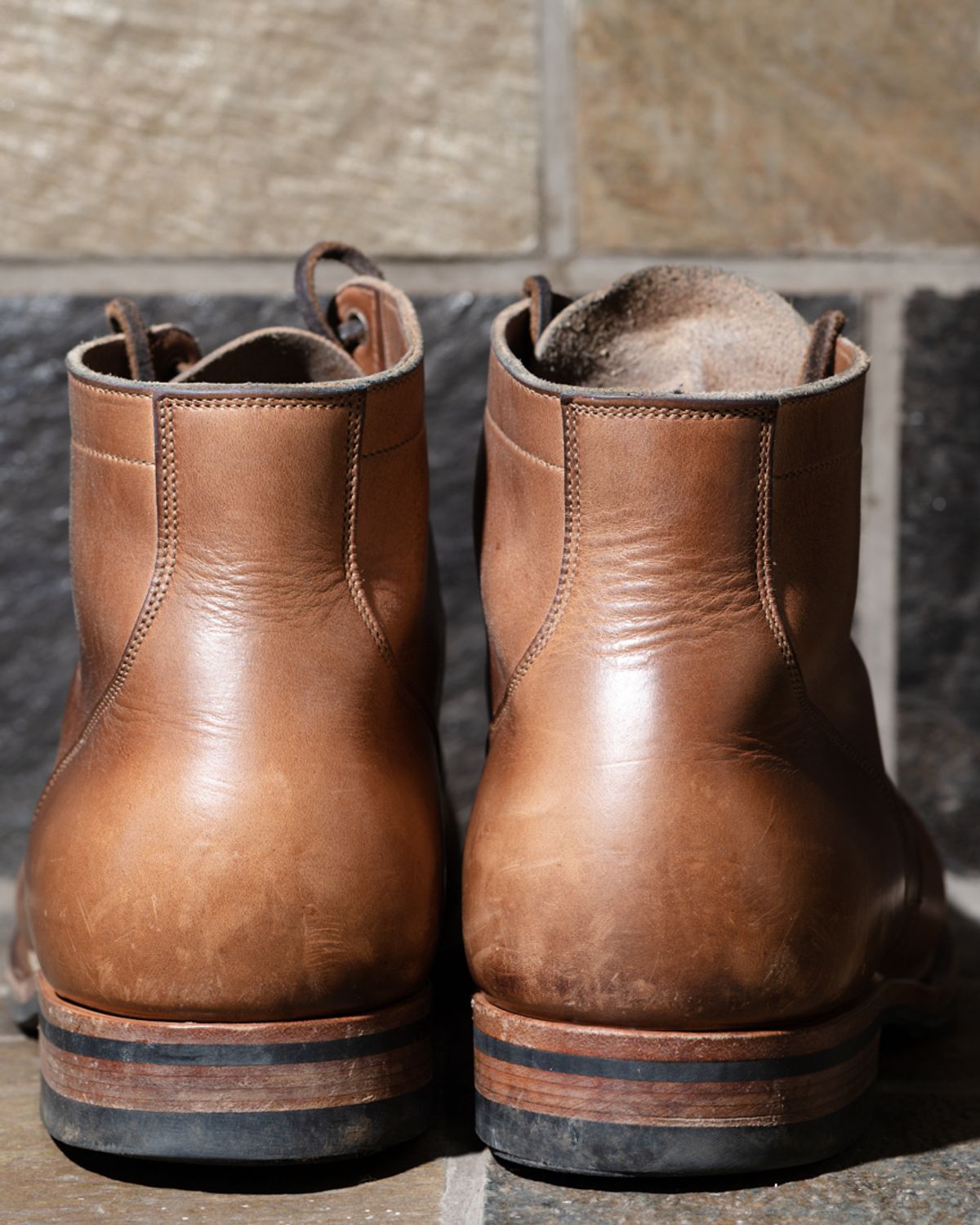 Photo by heritage_by_niels on March 3, 2024 of the Viberg Service Boot BCT in Horween Natural Chromexcel.