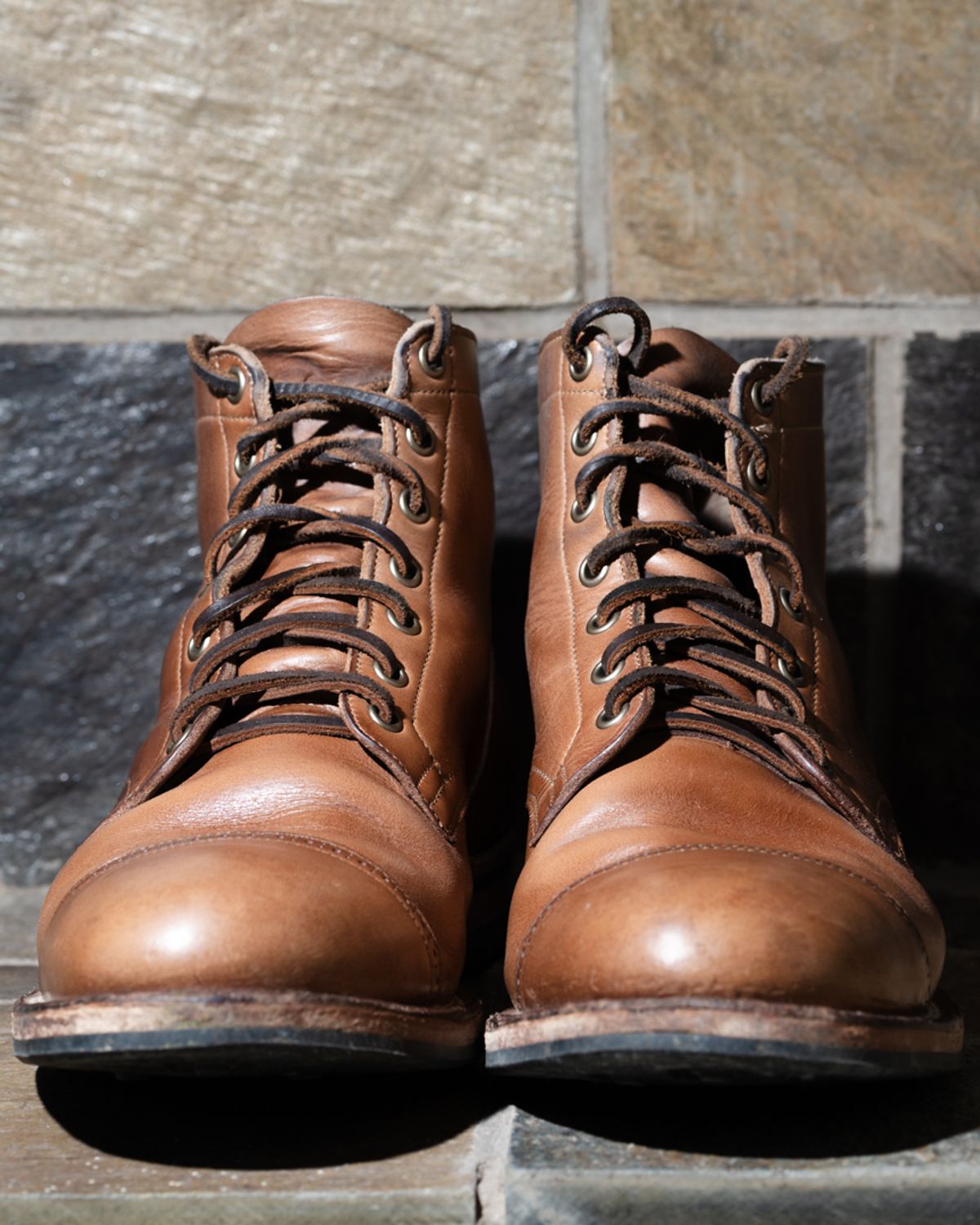 Photo by heritage_by_niels on March 3, 2024 of the Viberg Service Boot BCT in Horween Natural Chromexcel.