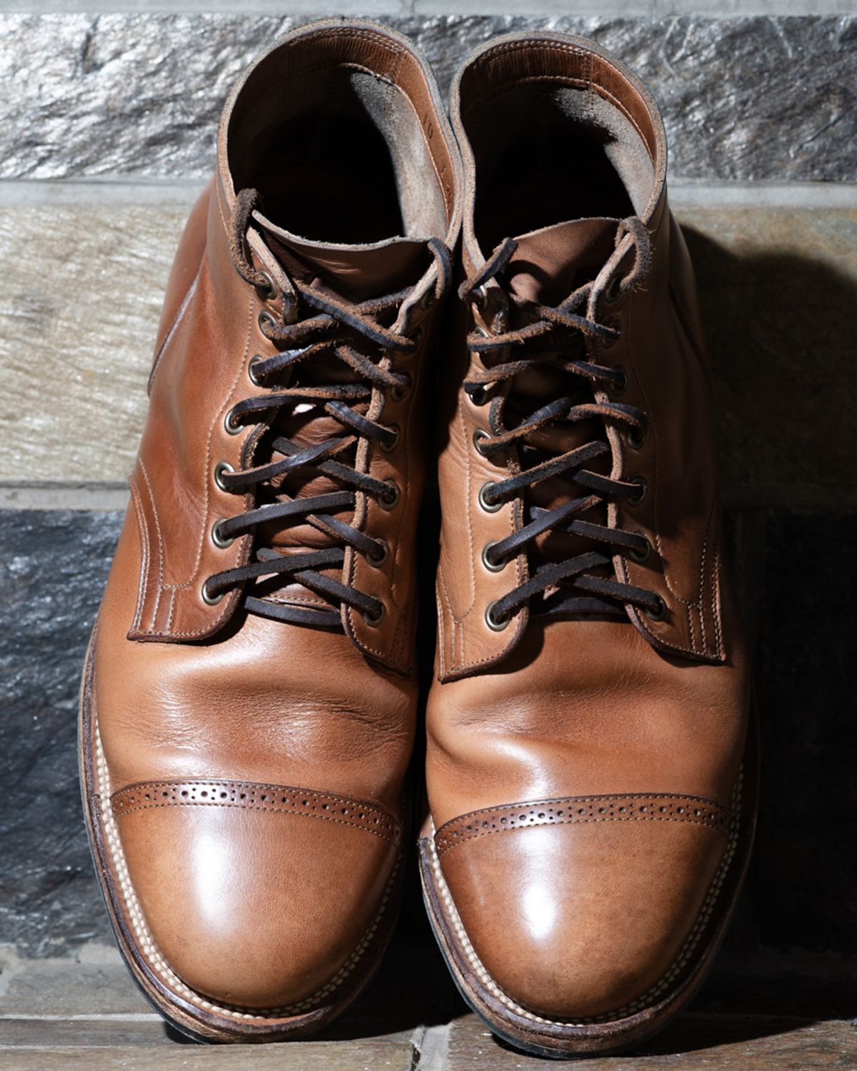 Photo by heritage_by_niels on March 3, 2024 of the Viberg Service Boot BCT in Horween Natural Chromexcel.