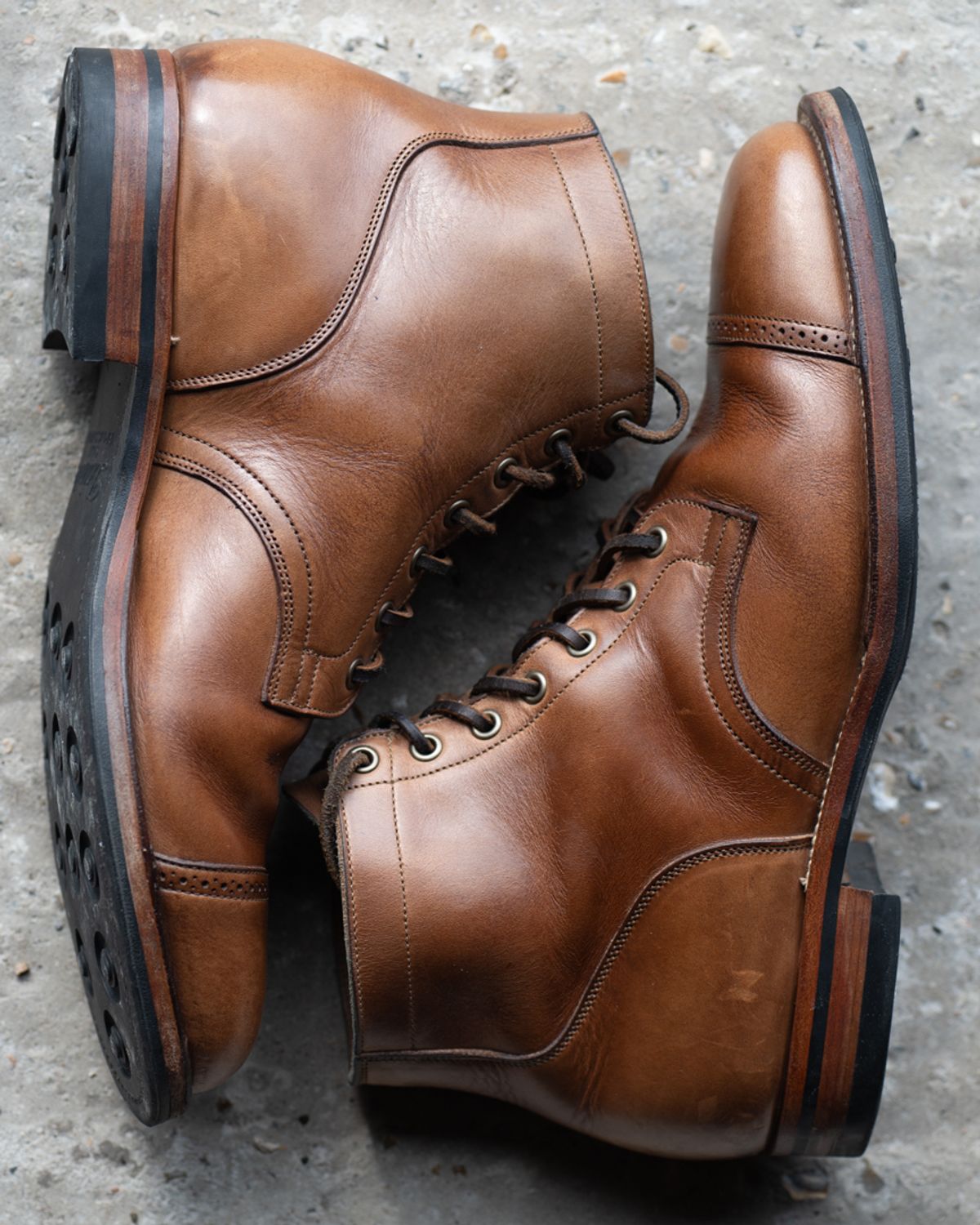 Photo by heritage_by_niels on April 3, 2024 of the Viberg Service Boot BCT in Horween Natural Chromexcel.