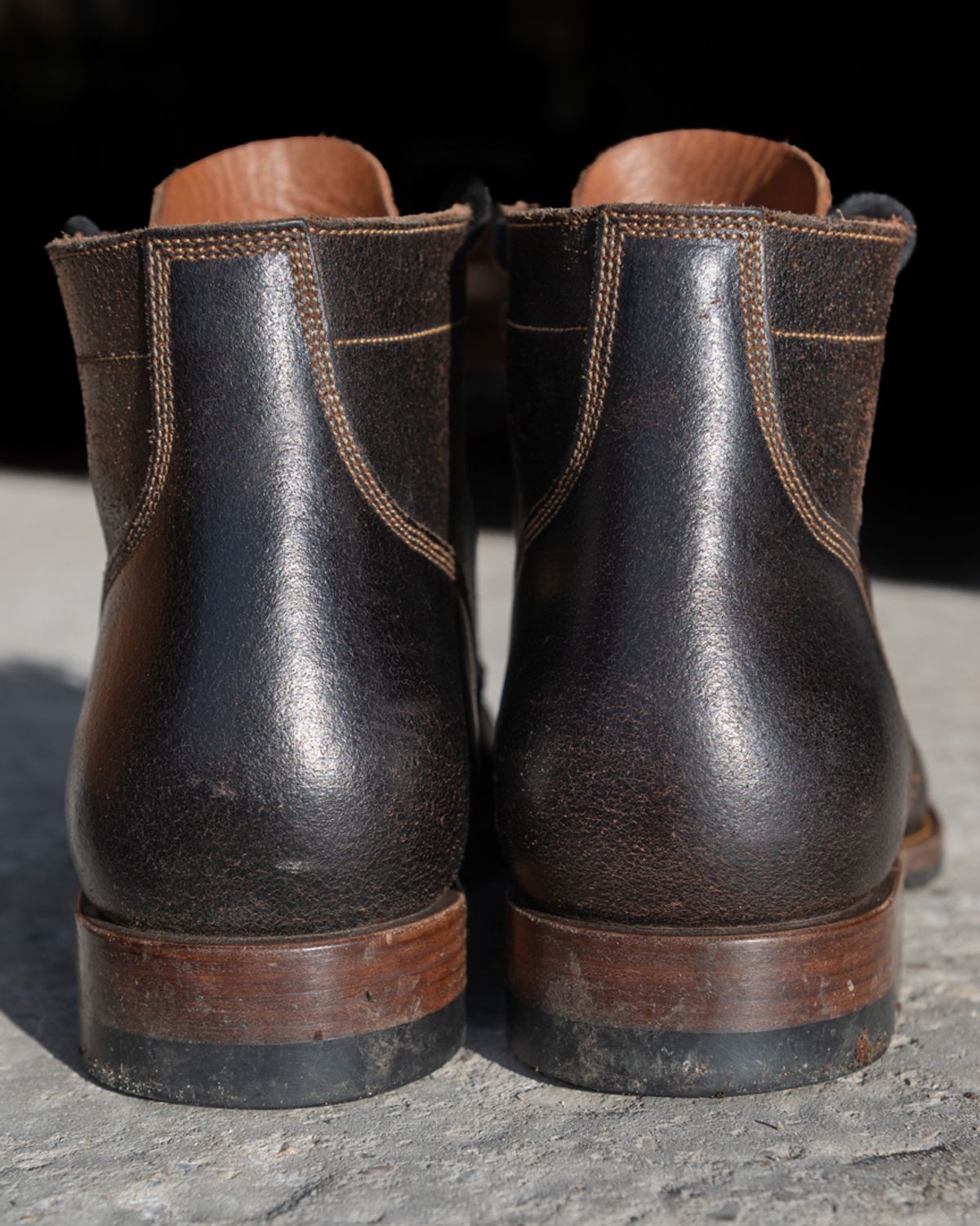 Photo by heritage_by_niels on December 2, 2024 of the Onderhoud SVC01 Boondocker in Horween Java Waxed Flesh.