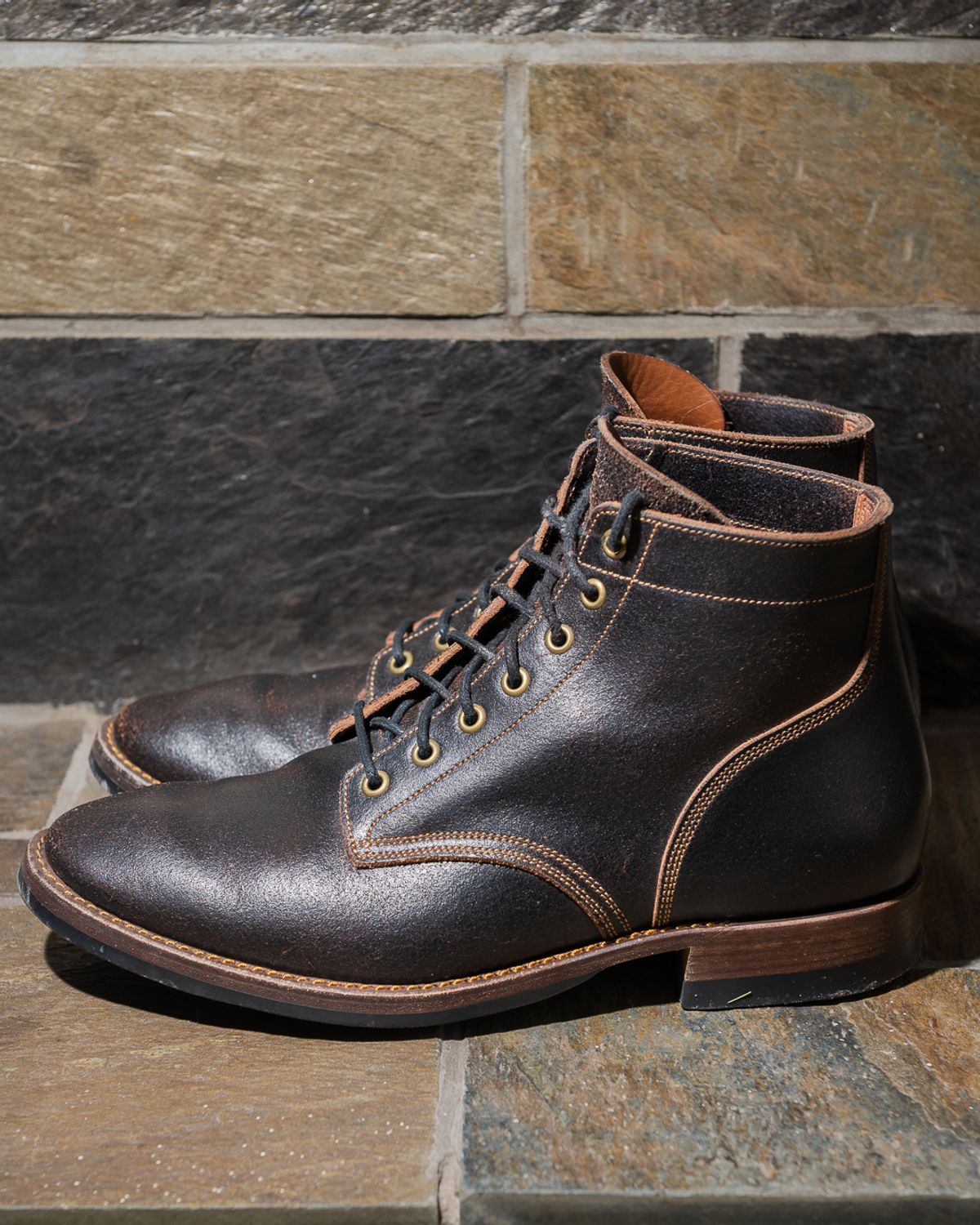 Photo by heritage_by_niels on February 3, 2025 of the Onderhoud SVC01 Boondocker in Horween Java Waxed Flesh.