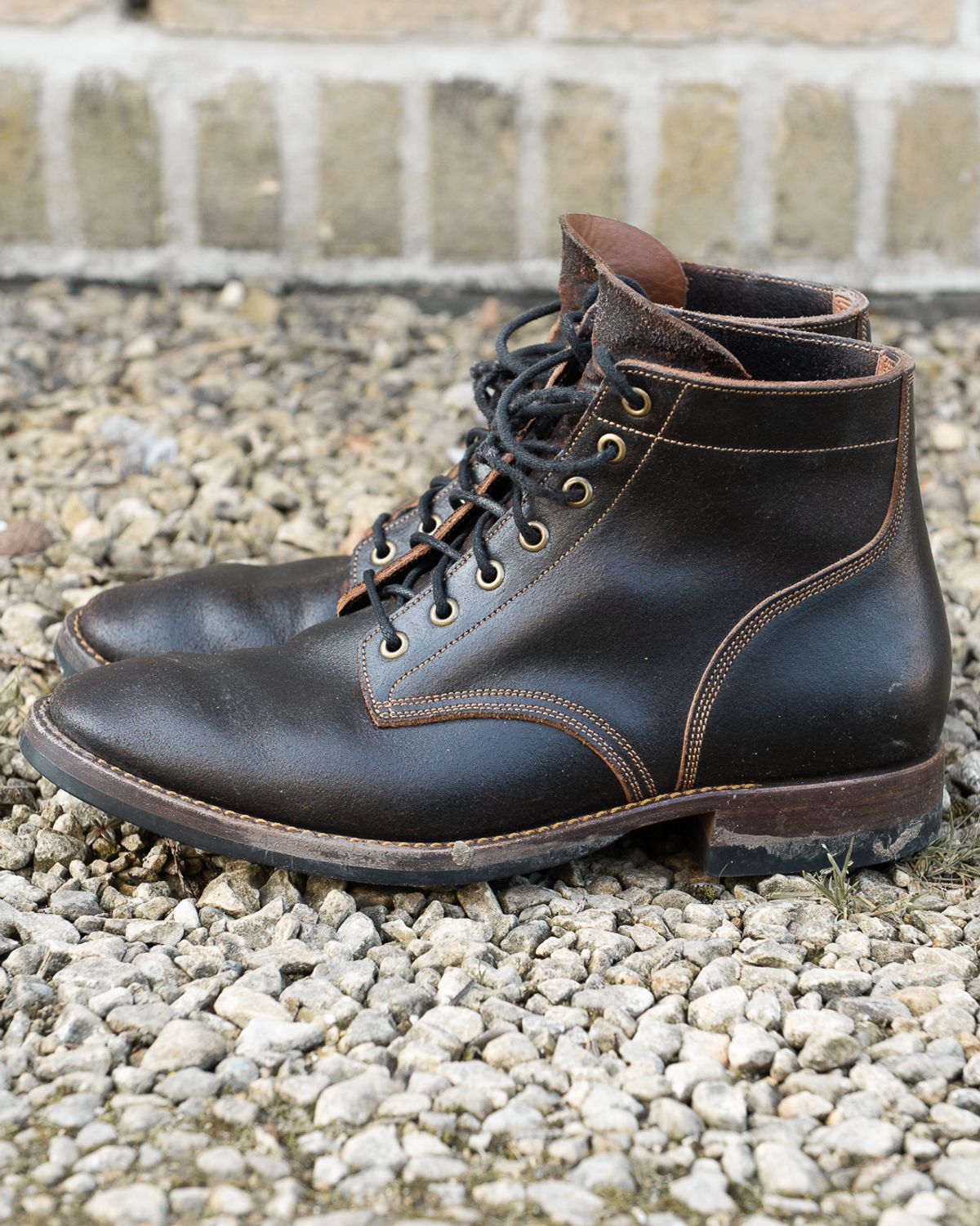 Photo by heritage_by_niels on March 3, 2025 of the Onderhoud SVC01 Boondocker in Horween Java Waxed Flesh.