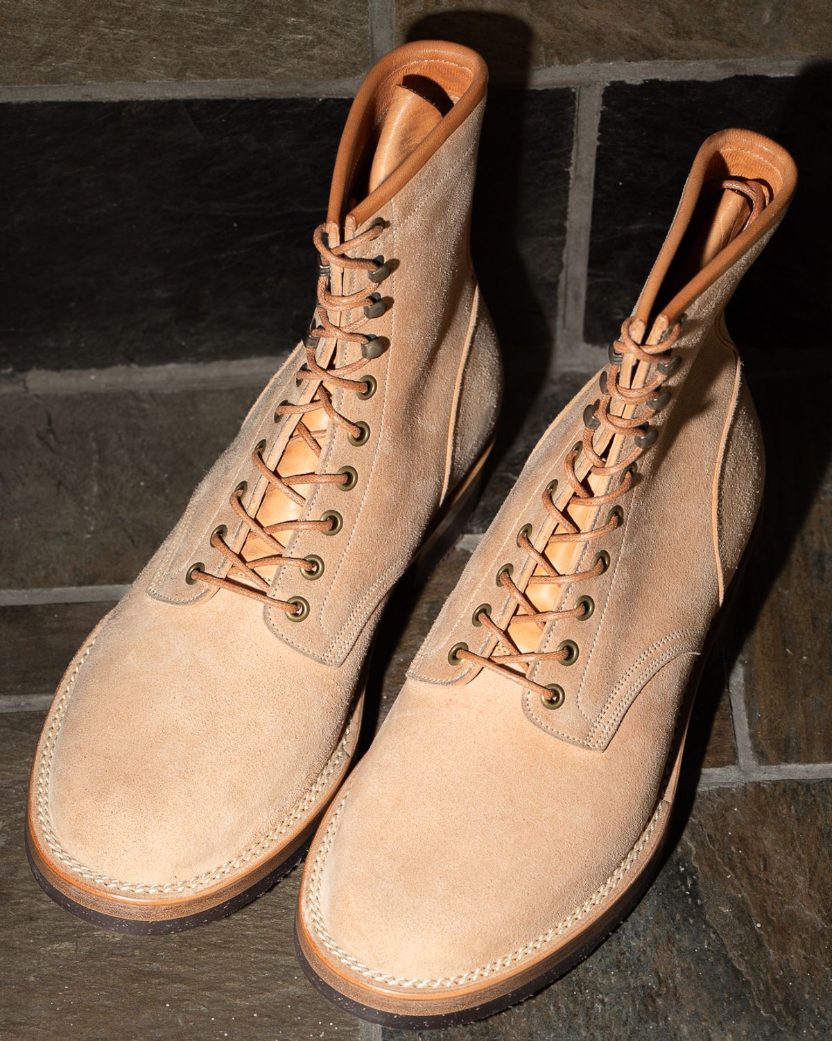 Photo by heritage_by_niels on November 1, 2025 of the Onderhoud SVC02 Packer Boot in Maryam Natural Horsebutt Roughout.