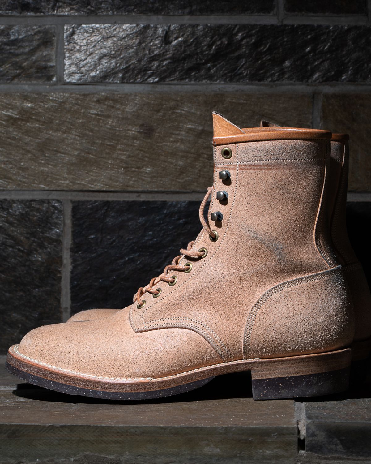 Photo by heritage_by_niels on December 1, 2025 of the Onderhoud SVC02 Packer Boot in Maryam Natural Horsebutt Roughout.