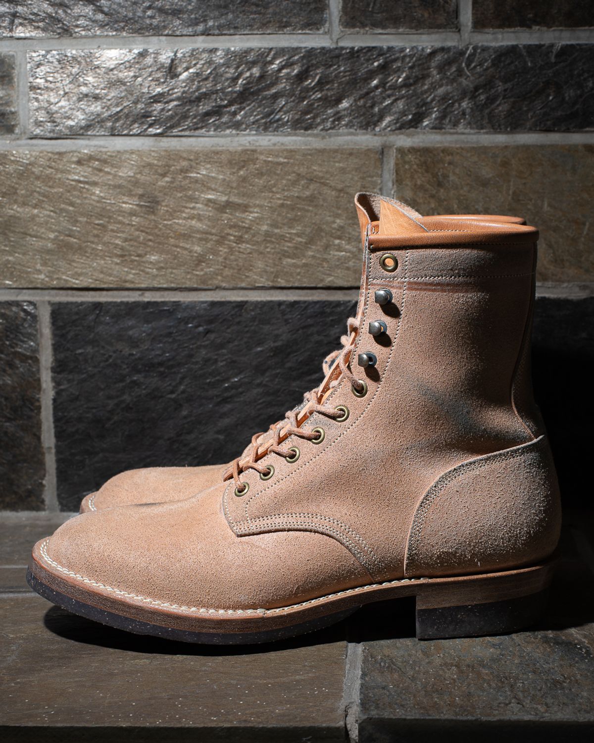 Photo by heritage_by_niels on January 3, 2026 of the Onderhoud SVC02 Packer Boot in Maryam Natural Horsebutt Roughout.