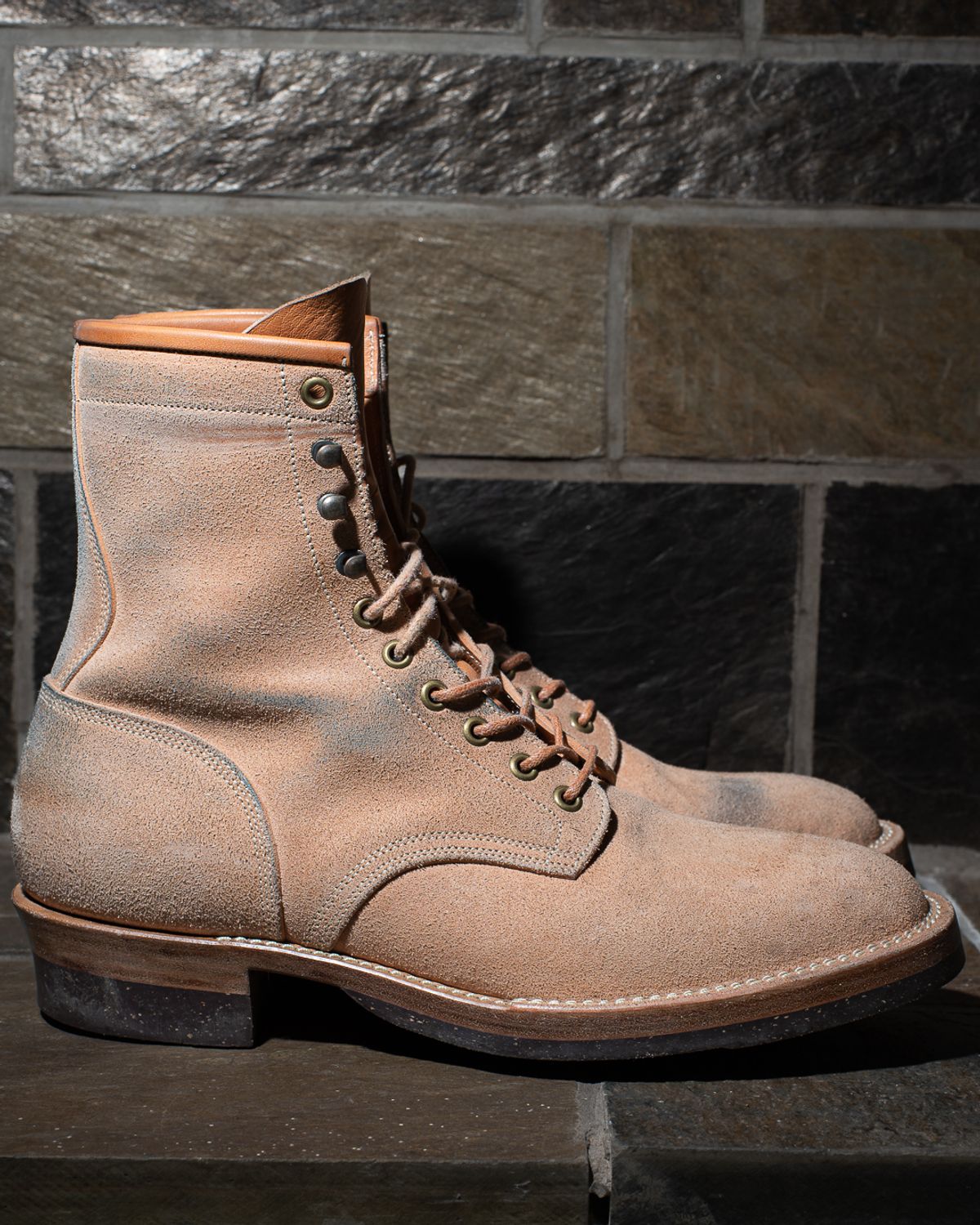 Photo by heritage_by_niels on January 3, 2026 of the Onderhoud SVC02 Packer Boot in Maryam Natural Horsebutt Roughout.