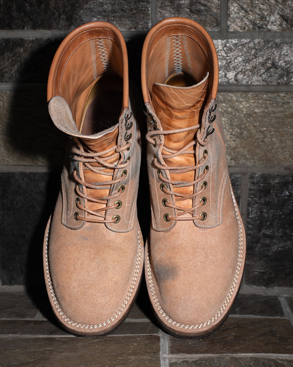 Photo by heritage_by_niels on January 3, 2026 of the Onderhoud SVC02 Packer Boot in Maryam Natural Horsebutt Roughout.