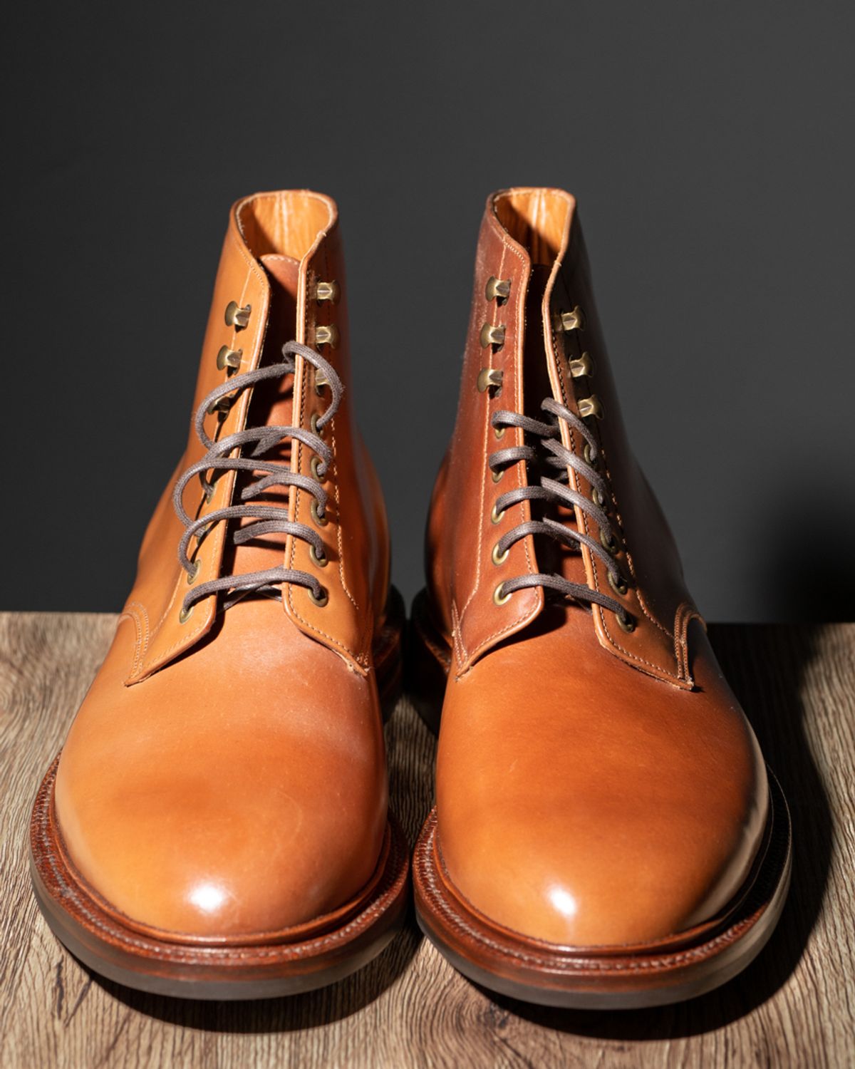 Photo by heritage_by_niels on October 1, 2022 of the Grant Stone Edward Boot in Horween Honey Glazed Shell Cordovan.