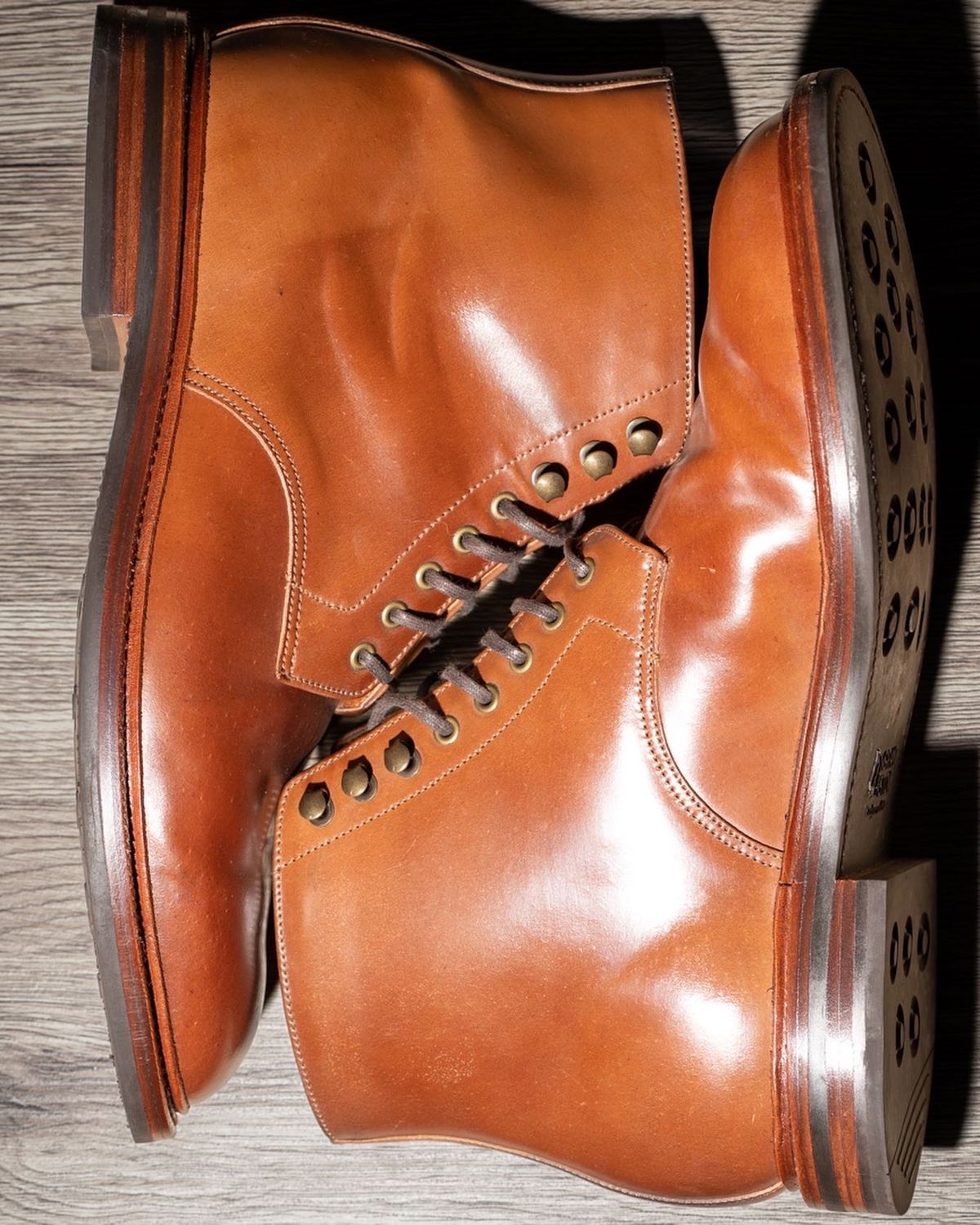 Photo by heritage_by_niels on November 2, 2022 of the Grant Stone Edward Boot in Horween Honey Glazed Shell Cordovan.