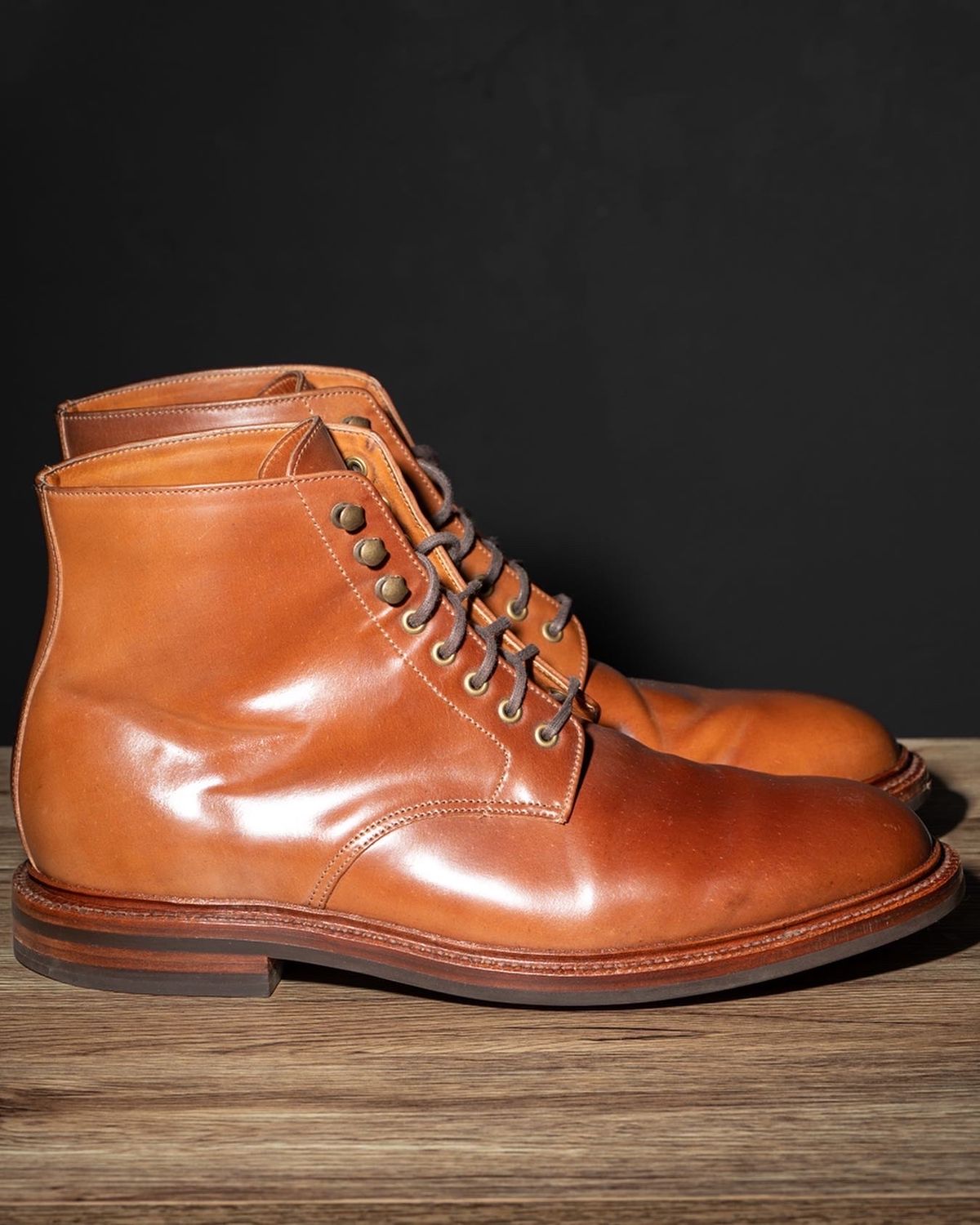 Photo by heritage_by_niels on November 2, 2022 of the Grant Stone Edward Boot in Horween Honey Glazed Shell Cordovan.