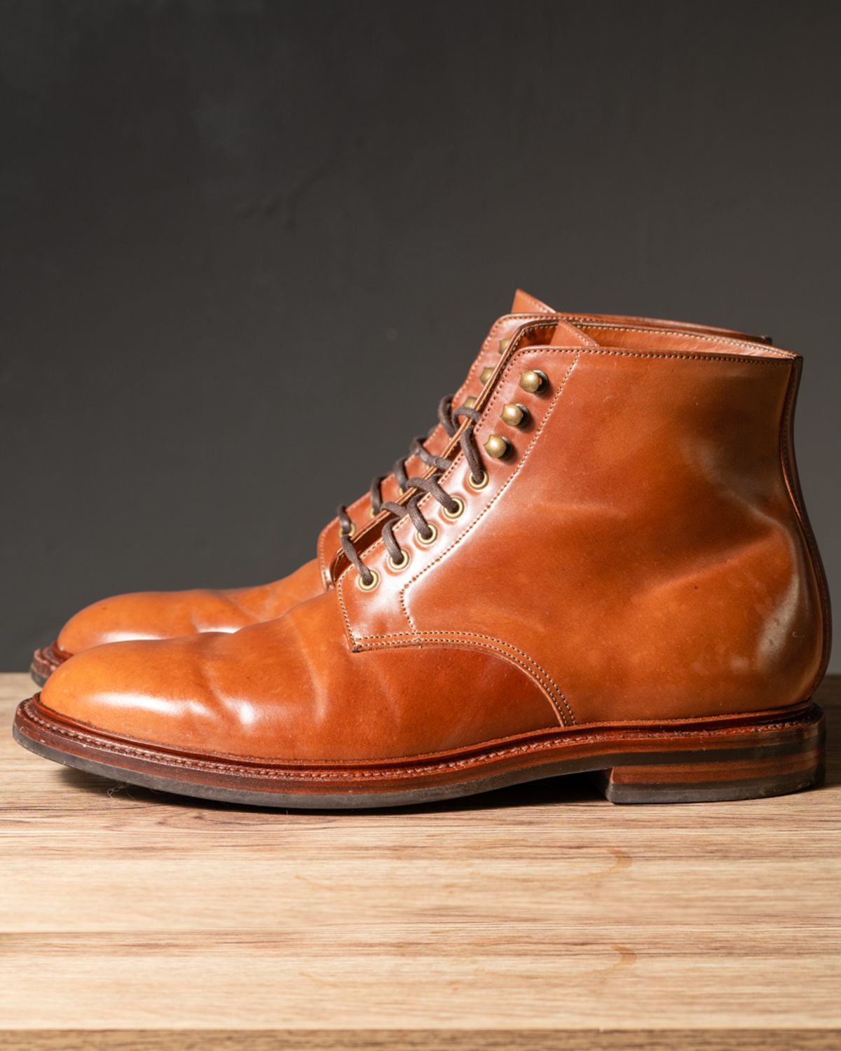 Photo by heritage_by_niels on December 1, 2022 of the Grant Stone Edward Boot in Horween Honey Glazed Shell Cordovan.