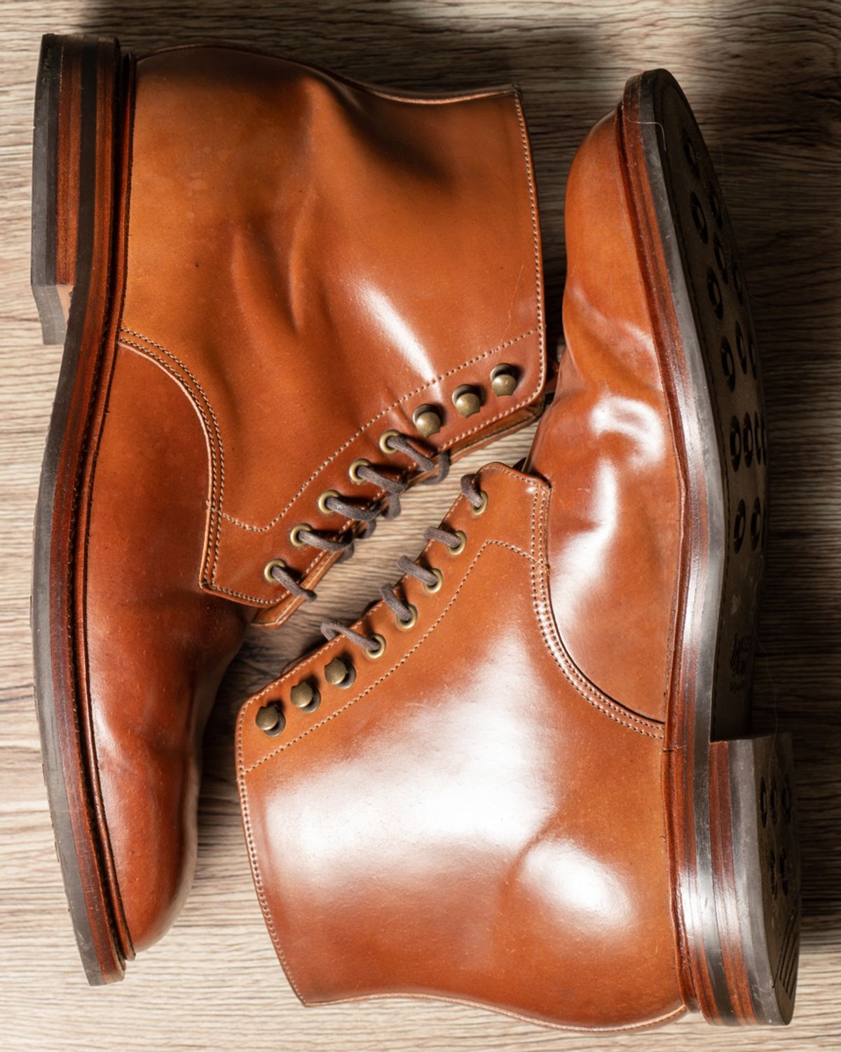 Photo by heritage_by_niels on December 1, 2022 of the Grant Stone Edward Boot in Horween Honey Glazed Shell Cordovan.