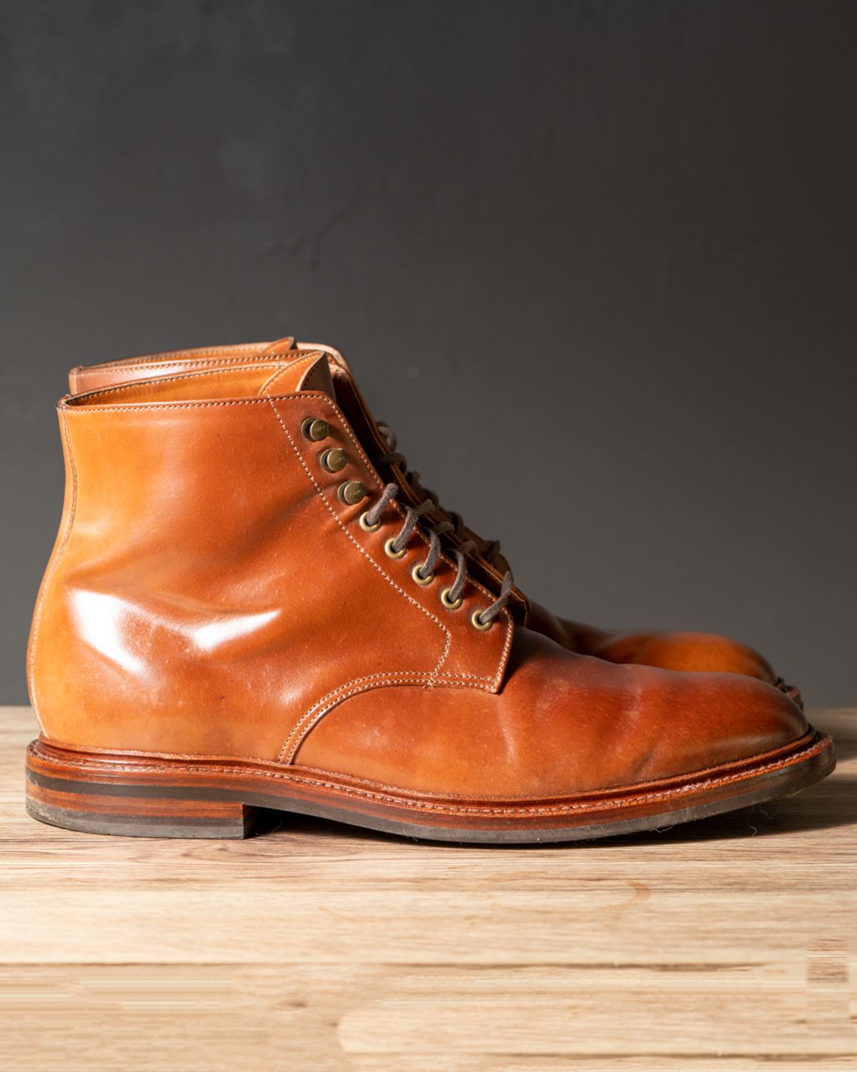 Photo by heritage_by_niels on December 1, 2022 of the Grant Stone Edward Boot in Horween Honey Glazed Shell Cordovan.