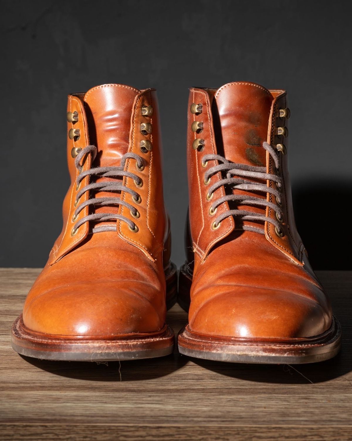 Photo by heritage_by_niels on January 1, 2023 of the Grant Stone Edward Boot in Horween Honey Glazed Shell Cordovan.