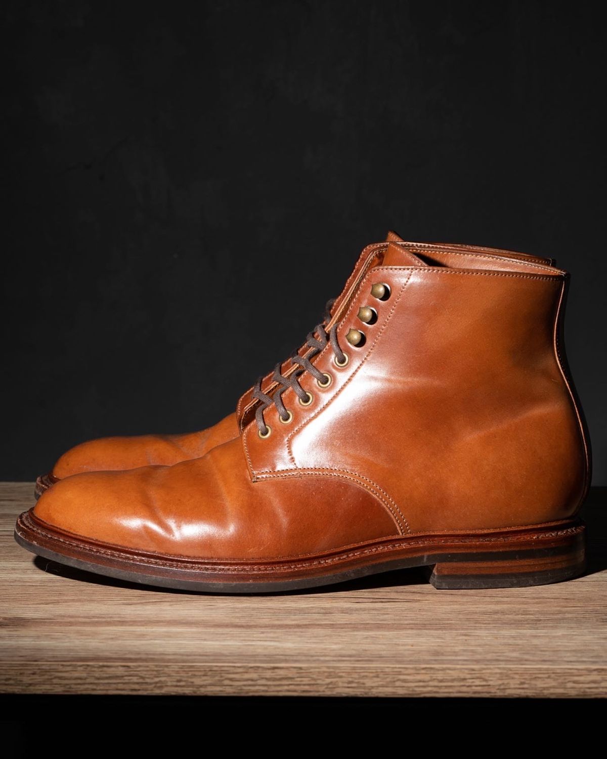 Photo by heritage_by_niels on January 1, 2023 of the Grant Stone Edward Boot in Horween Honey Glazed Shell Cordovan.