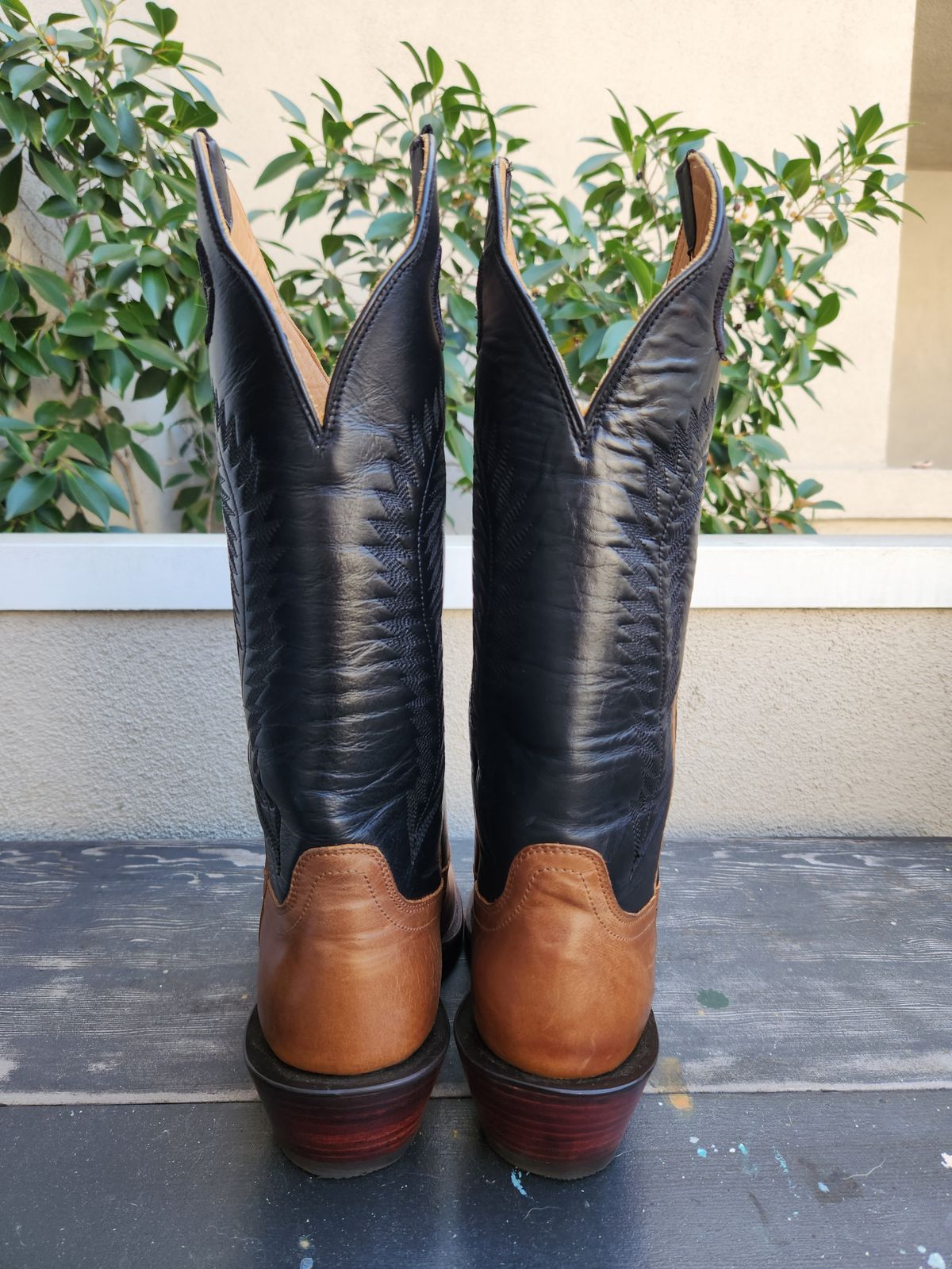 Photo by denimhound on October 1, 2023 of the Drew's Boots The Trevor in Unknown Leather.