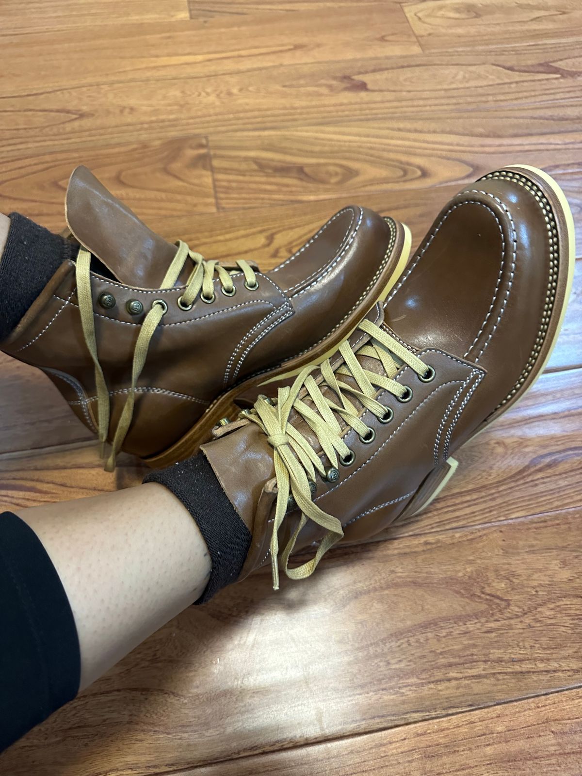 Photo by johnlovesboots on October 1, 2023 of the Flame Panda Moc Toe in Shinki Tan Latigo Horsehide.