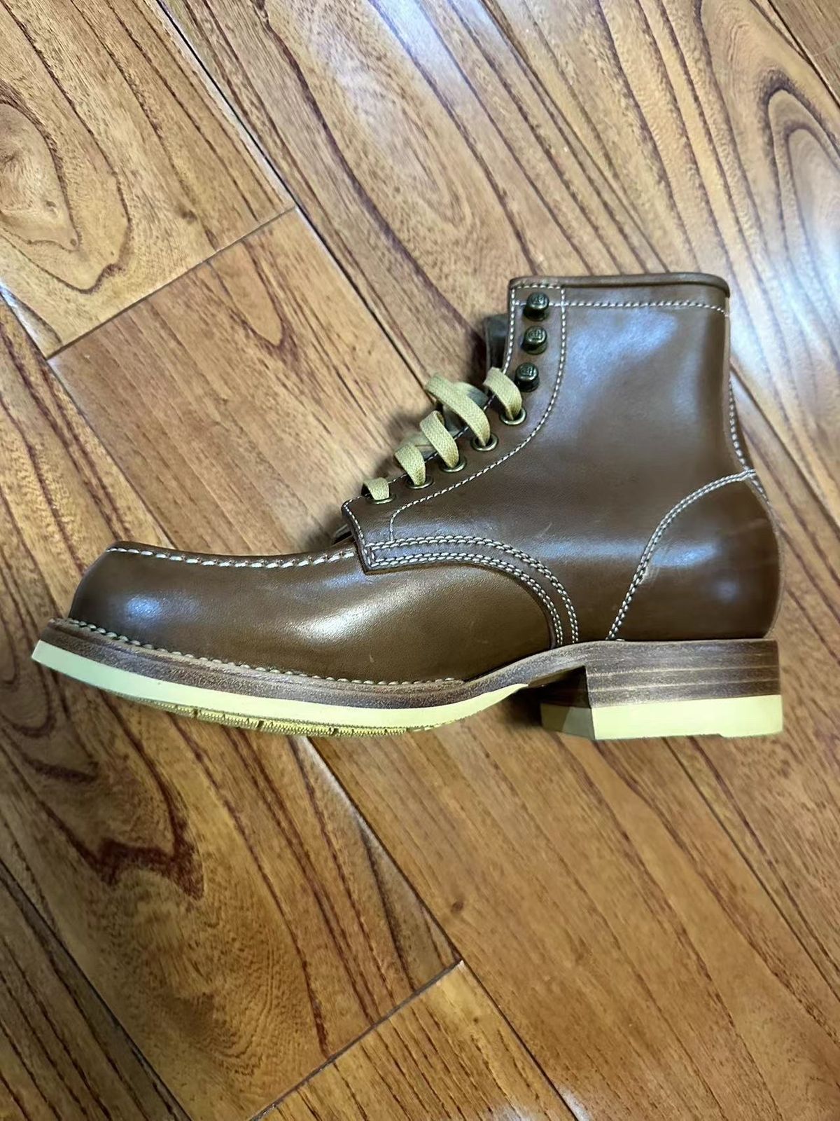 Photo by johnlovesboots on October 1, 2023 of the Flame Panda Moc Toe in Shinki Tan Latigo Horsehide.