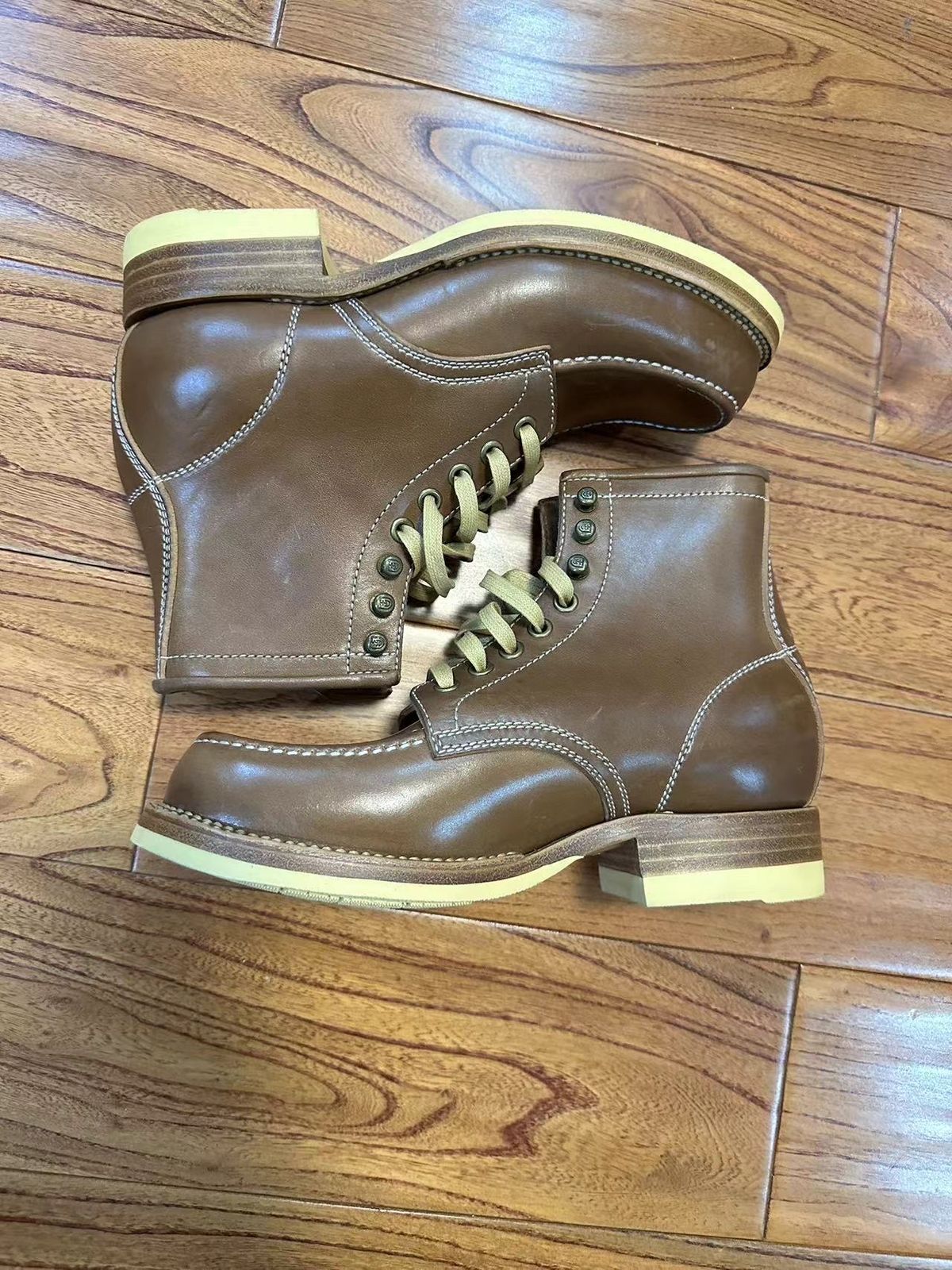 Photo by johnlovesboots on October 1, 2023 of the Flame Panda Moc Toe in Shinki Tan Latigo Horsehide.