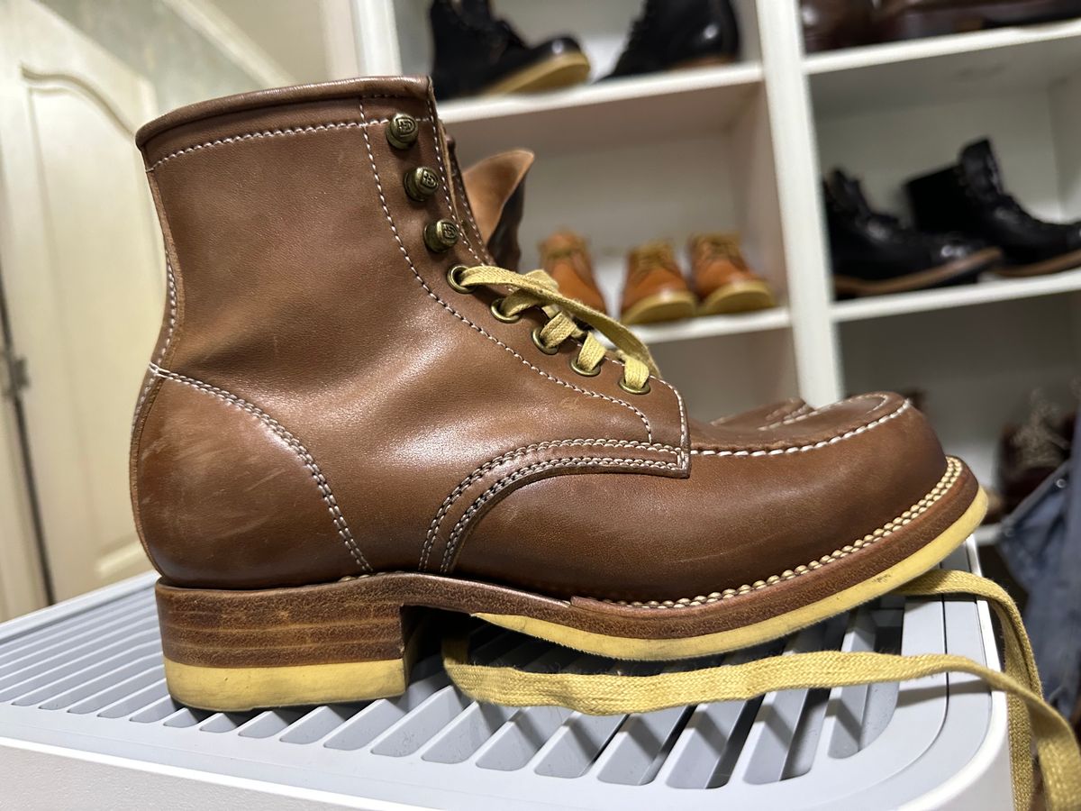 Photo by johnlovesboots on December 4, 2023 of the Flame Panda Moc Toe in Shinki Tan Latigo Horsehide.