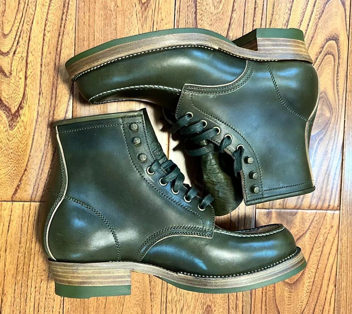 Photo by johnlovesboots on October 1, 2023 of the Flame Panda Moc Toe in Shinki Olive Oiled Horsebutt.