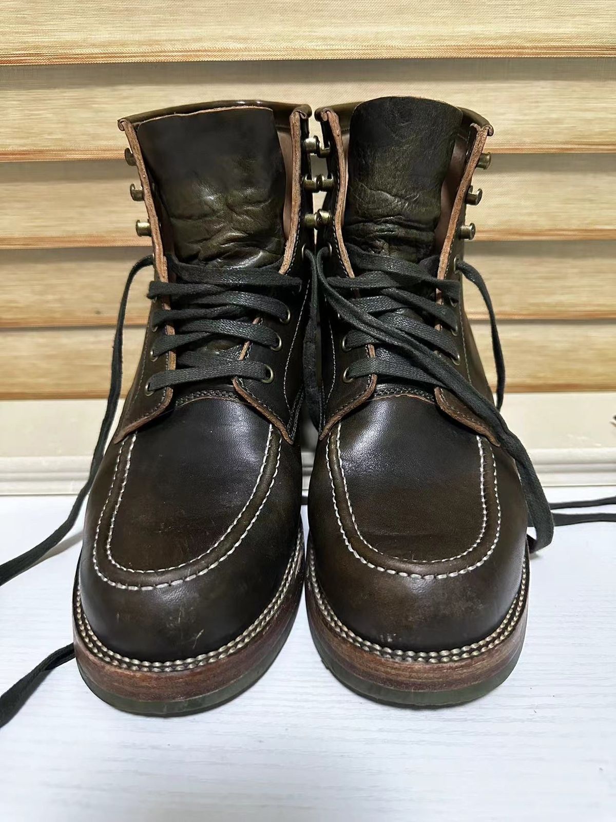 Photo by johnlovesboots on November 2, 2023 of the Flame Panda Moc Toe in Shinki Olive Oiled Horsebutt.