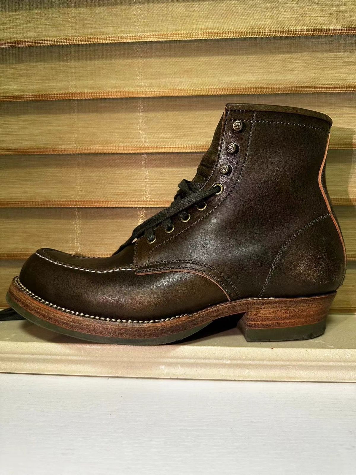 Photo by johnlovesboots on November 2, 2023 of the Flame Panda Moc Toe in Shinki Olive Oiled Horsebutt.