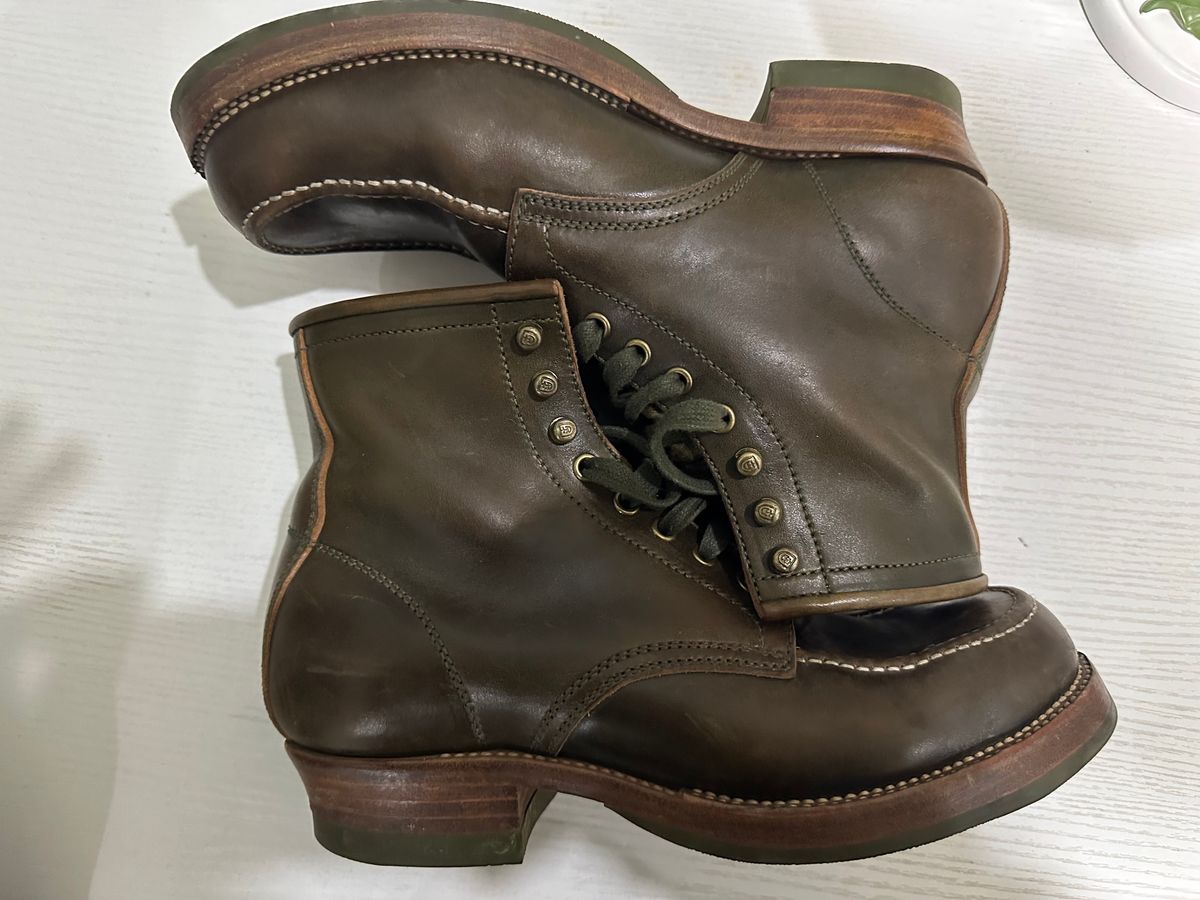 Photo by johnlovesboots on December 4, 2023 of the Flame Panda Moc Toe in Shinki Olive Oiled Horsebutt.