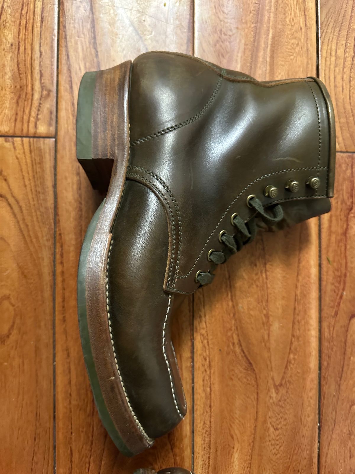Photo by johnlovesboots on January 1, 2024 of the Flame Panda Moc Toe in Shinki Olive Oiled Horsebutt.