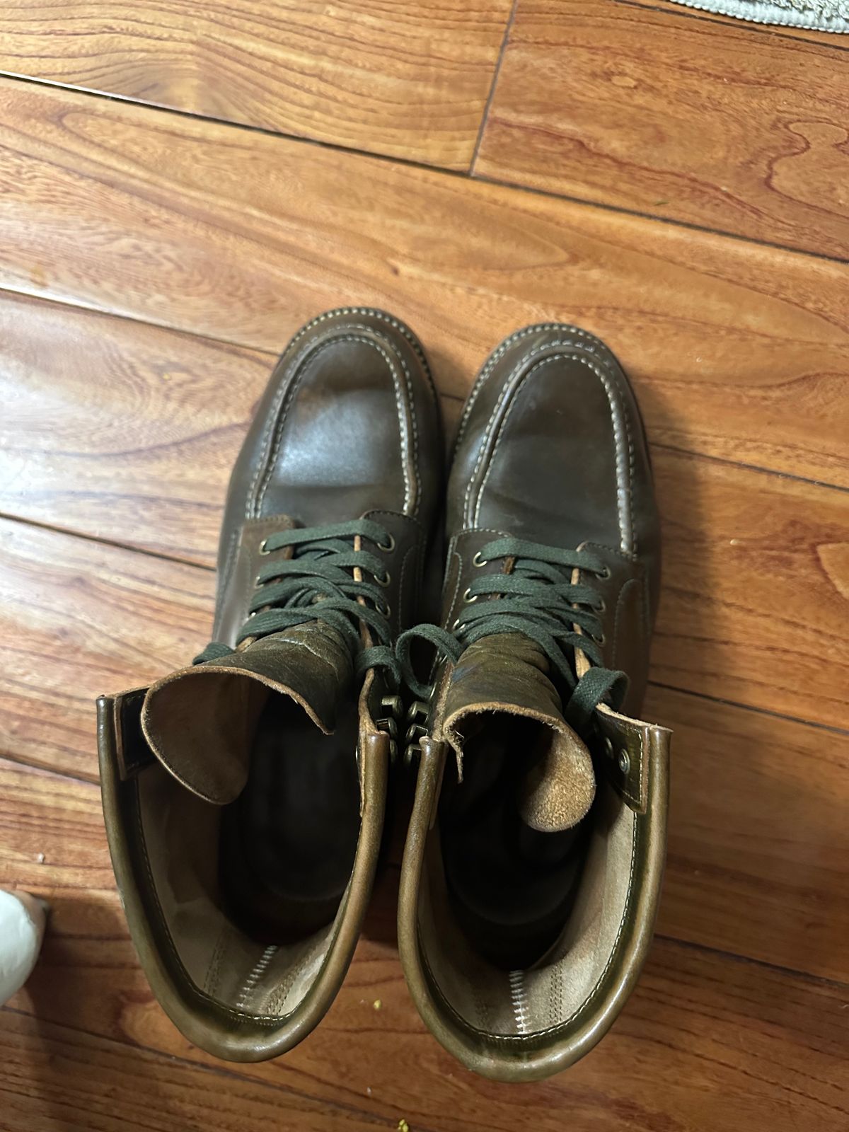 Photo by johnlovesboots on January 1, 2024 of the Flame Panda Moc Toe in Shinki Olive Oiled Horsebutt.