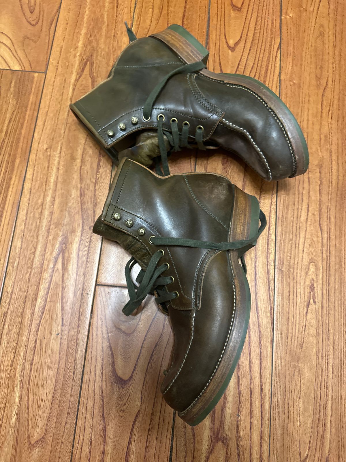 Photo by johnlovesboots on January 12, 2024 of the Flame Panda Moc Toe in Shinki Olive Oiled Horsebutt.