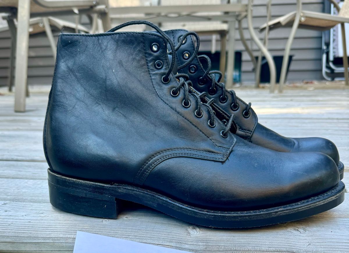 Photo by 12xubywire on October 3, 2024 of the Unkown RCMP Drill boots in Chrome Tanned Steerhide.