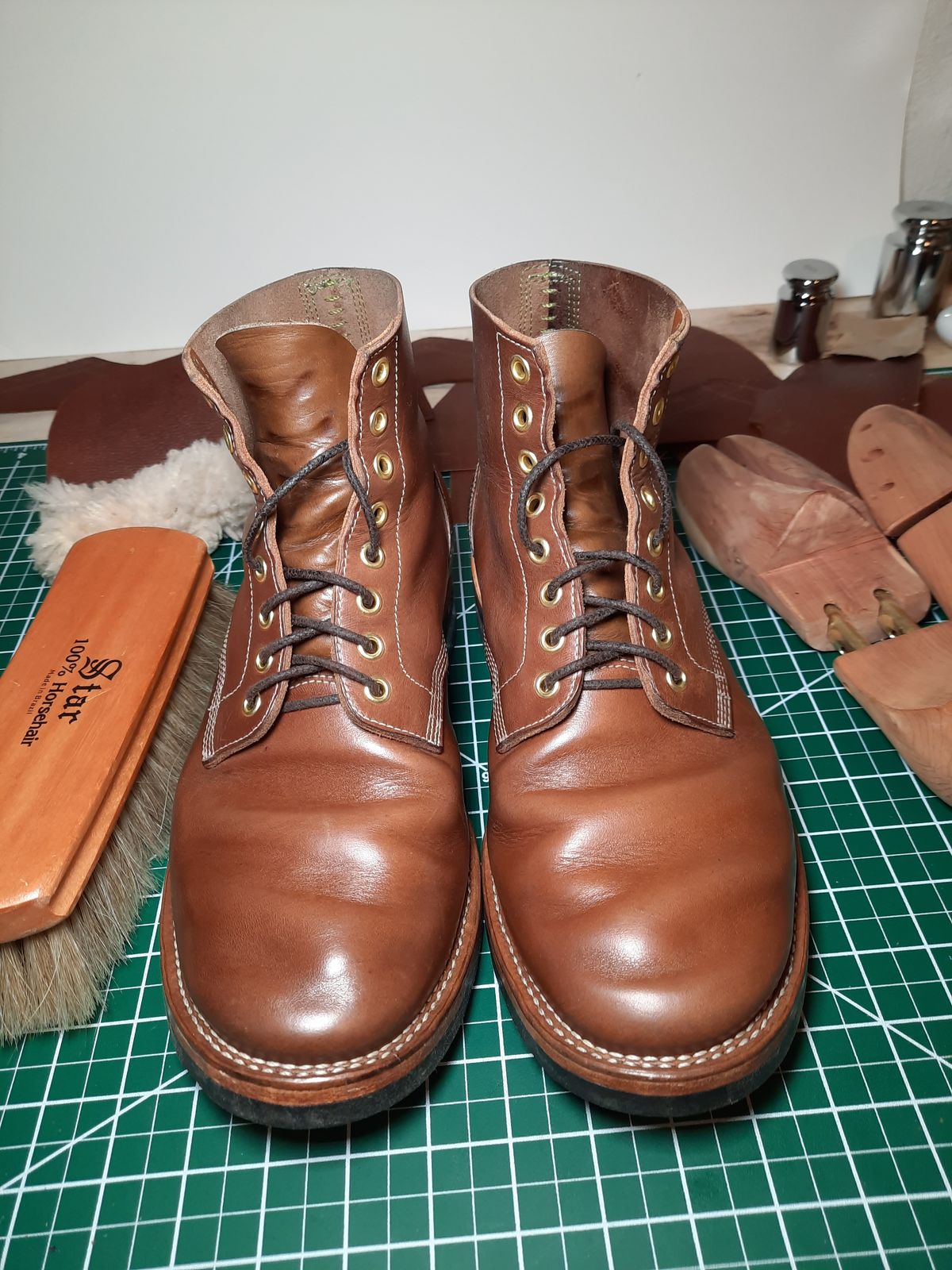 Photo by NewRiverBoot on October 31, 2022 of the New River Boot Z43 Boondocker in Horween Natural Chromexcel Strips.