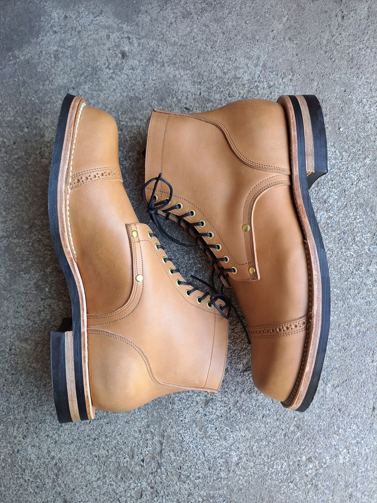 Photo by NewRiverBoot on October 4, 2023 of the New River Boot BARKSDALE in Horween Moc Latigo.