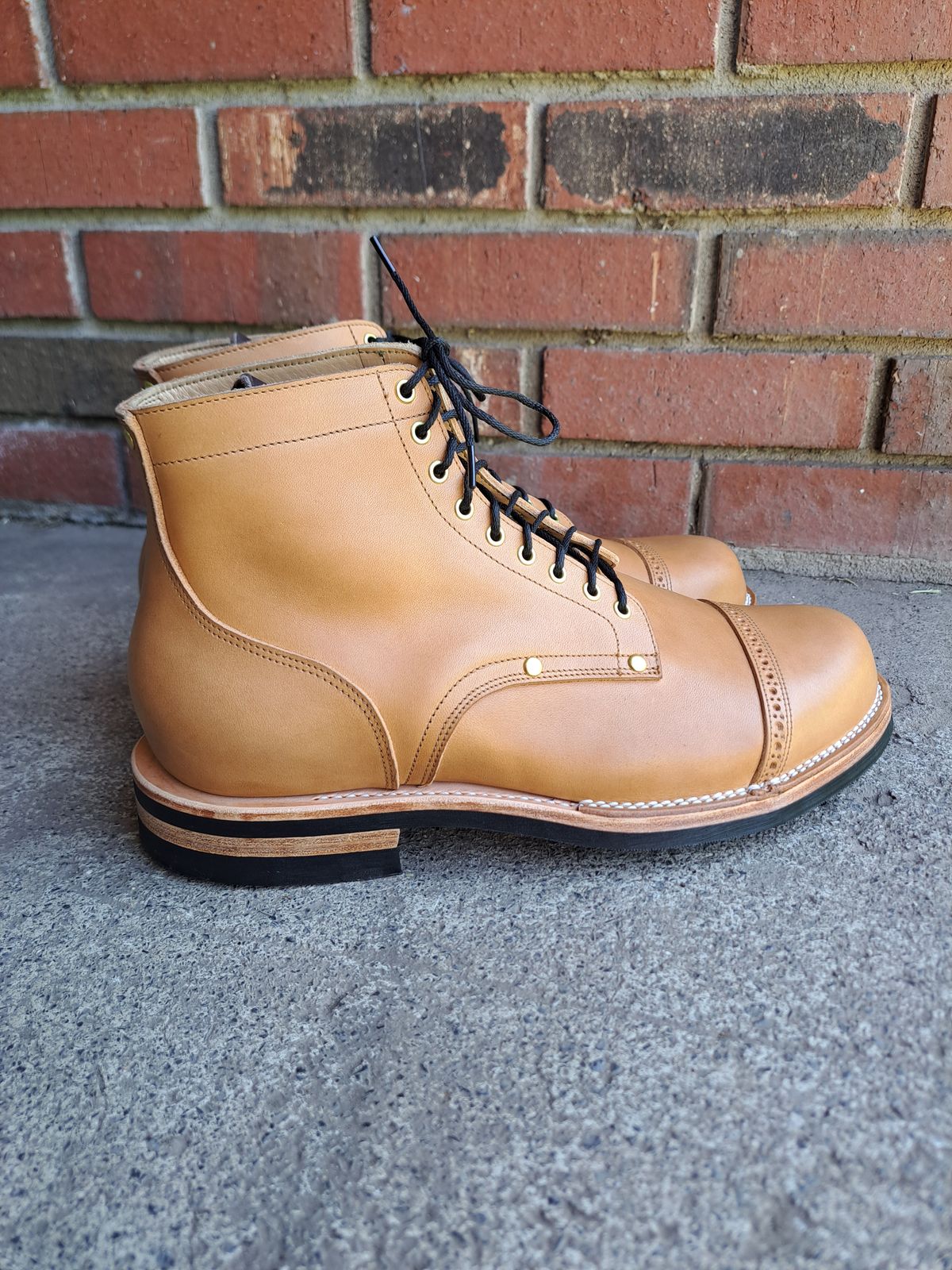 Photo by NewRiverBoot on October 4, 2023 of the New River Boot BARKSDALE in Horween Moc Latigo.