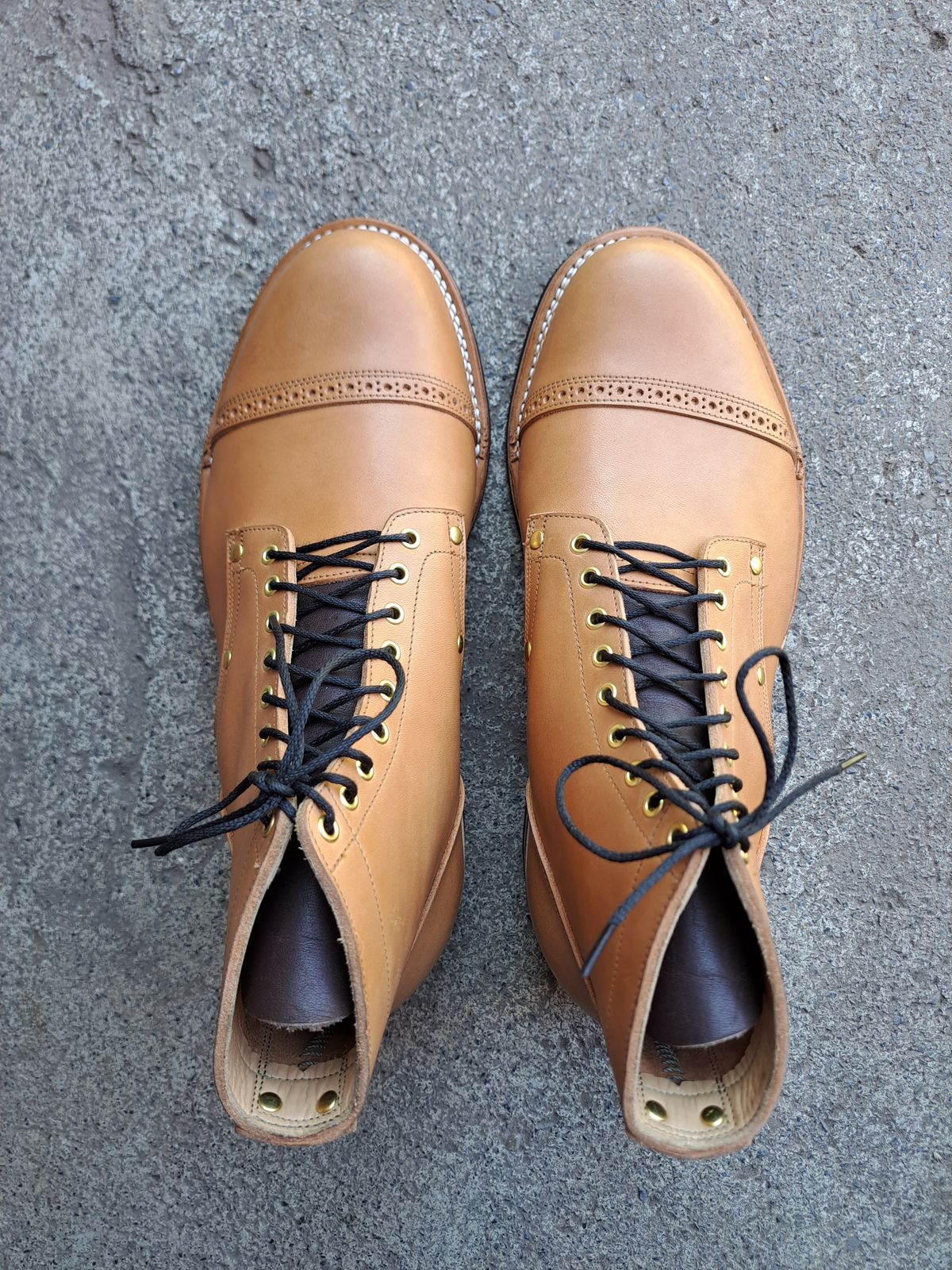 Photo by NewRiverBoot on October 4, 2023 of the New River Boot BARKSDALE in Horween Moc Latigo.