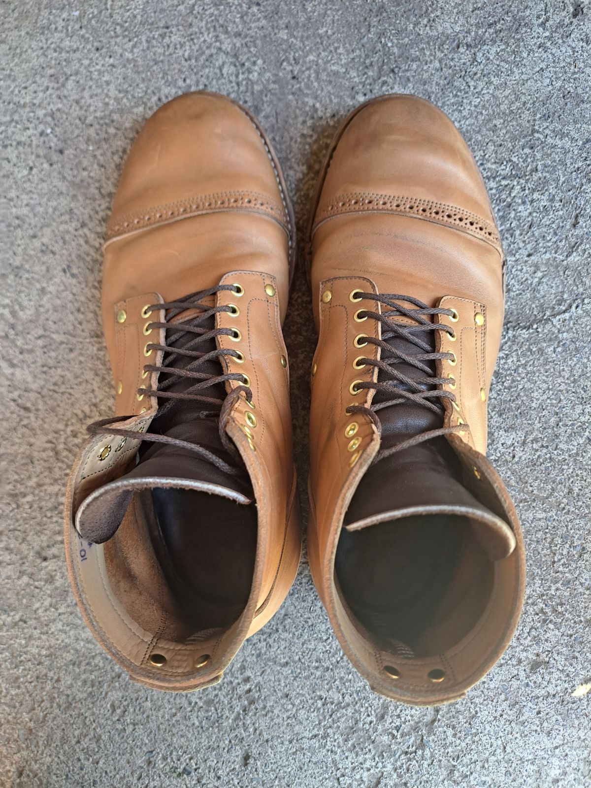 Photo by NewRiverBoot on November 3, 2023 of the New River Boot BARKSDALE in Horween Moc Latigo.
