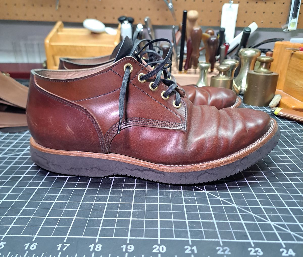 Photo by NewRiverBoot on July 19, 2024 of the New River Boot Quade in Leder Ogawa Coffee Shell Cordovan.